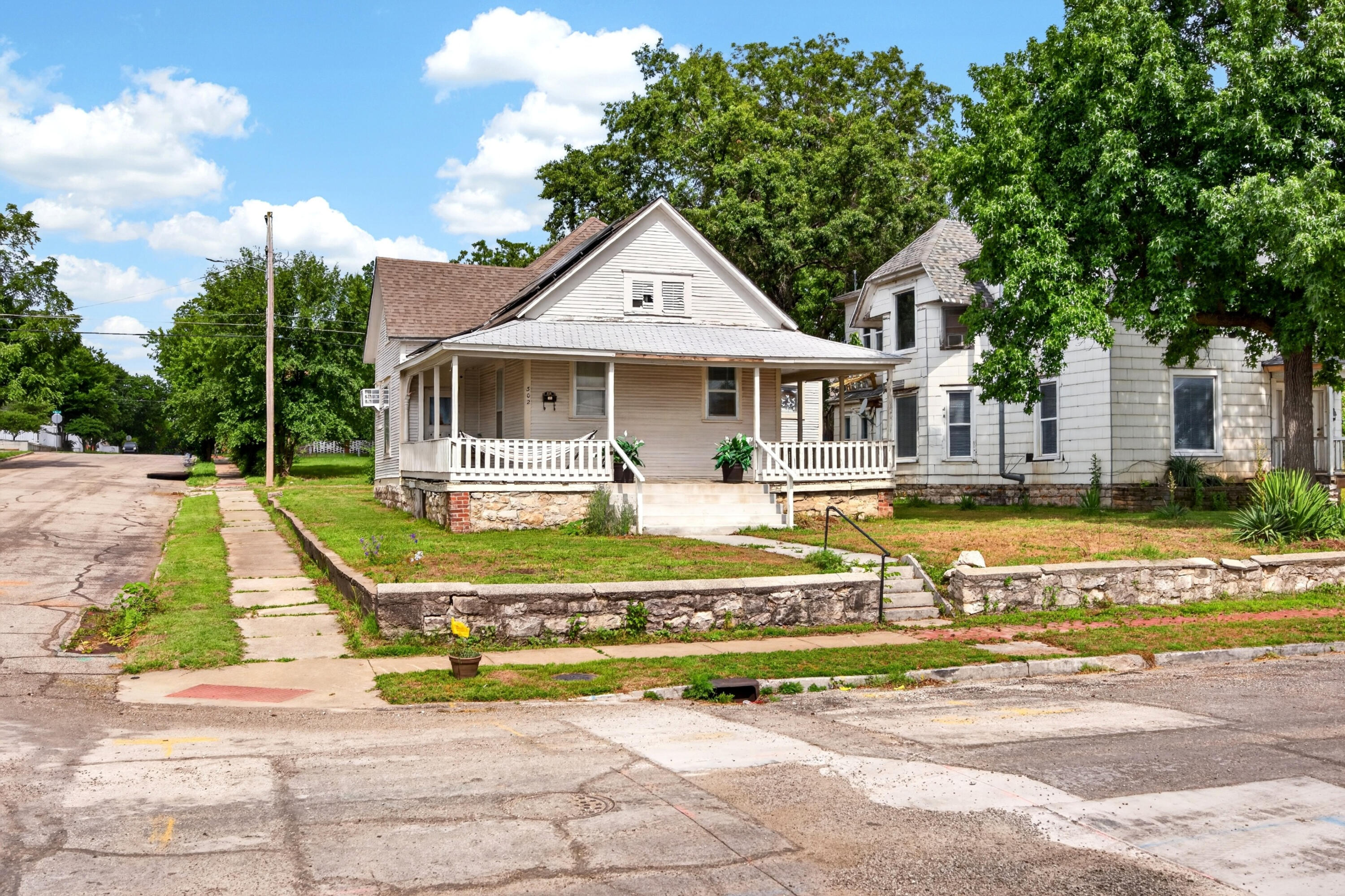 Photo 8 - Residential for sale – 302 N Joplin Avenue  Joplin, MO
