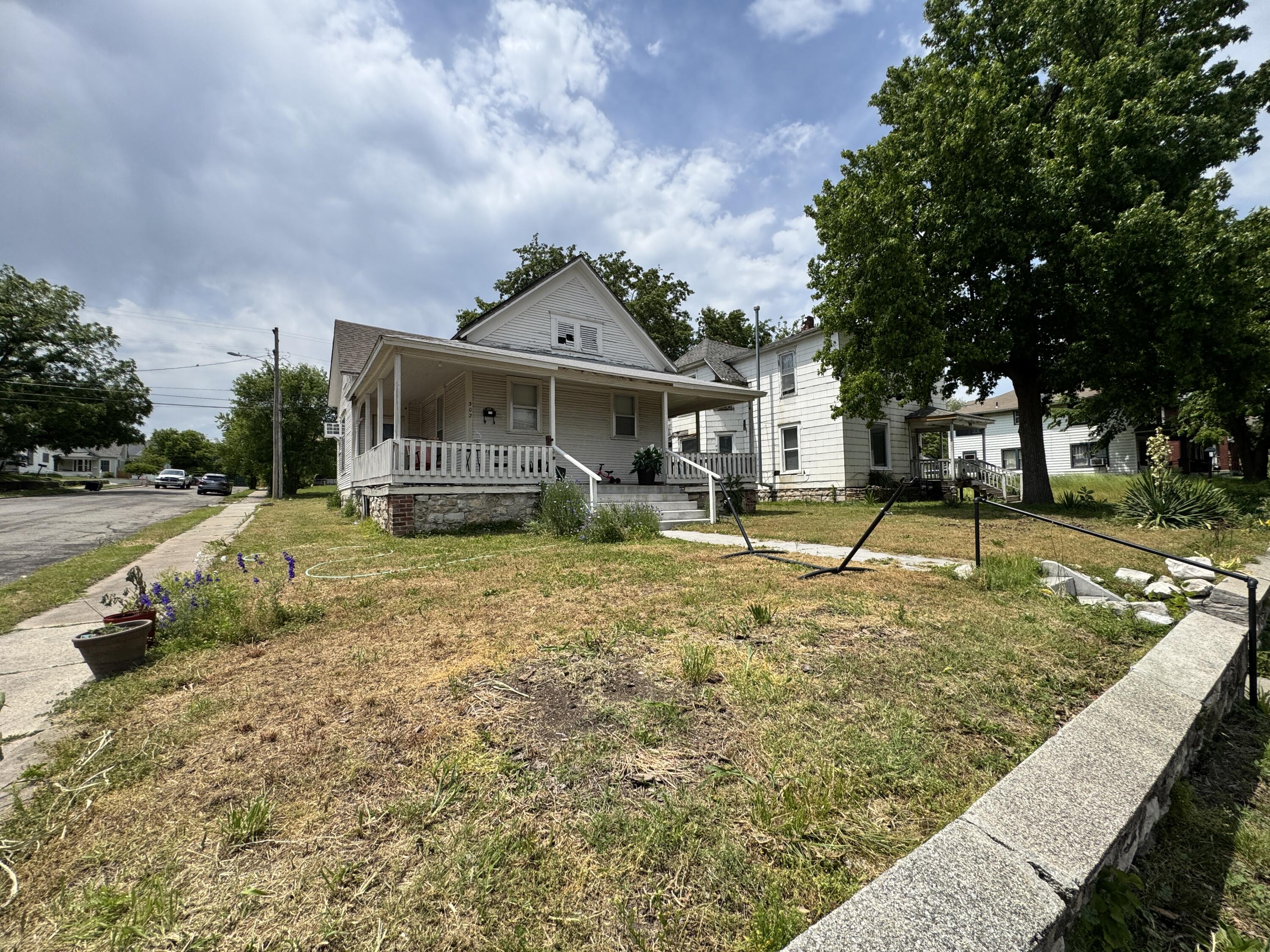 Photo 3 - Residential for sale – 302 N Joplin Avenue  Joplin, MO