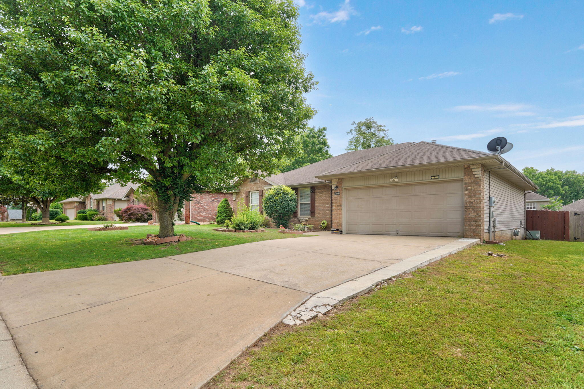 Photo 2 - Residential for sale – 3416 W Sagamont Street  Springfield, MO