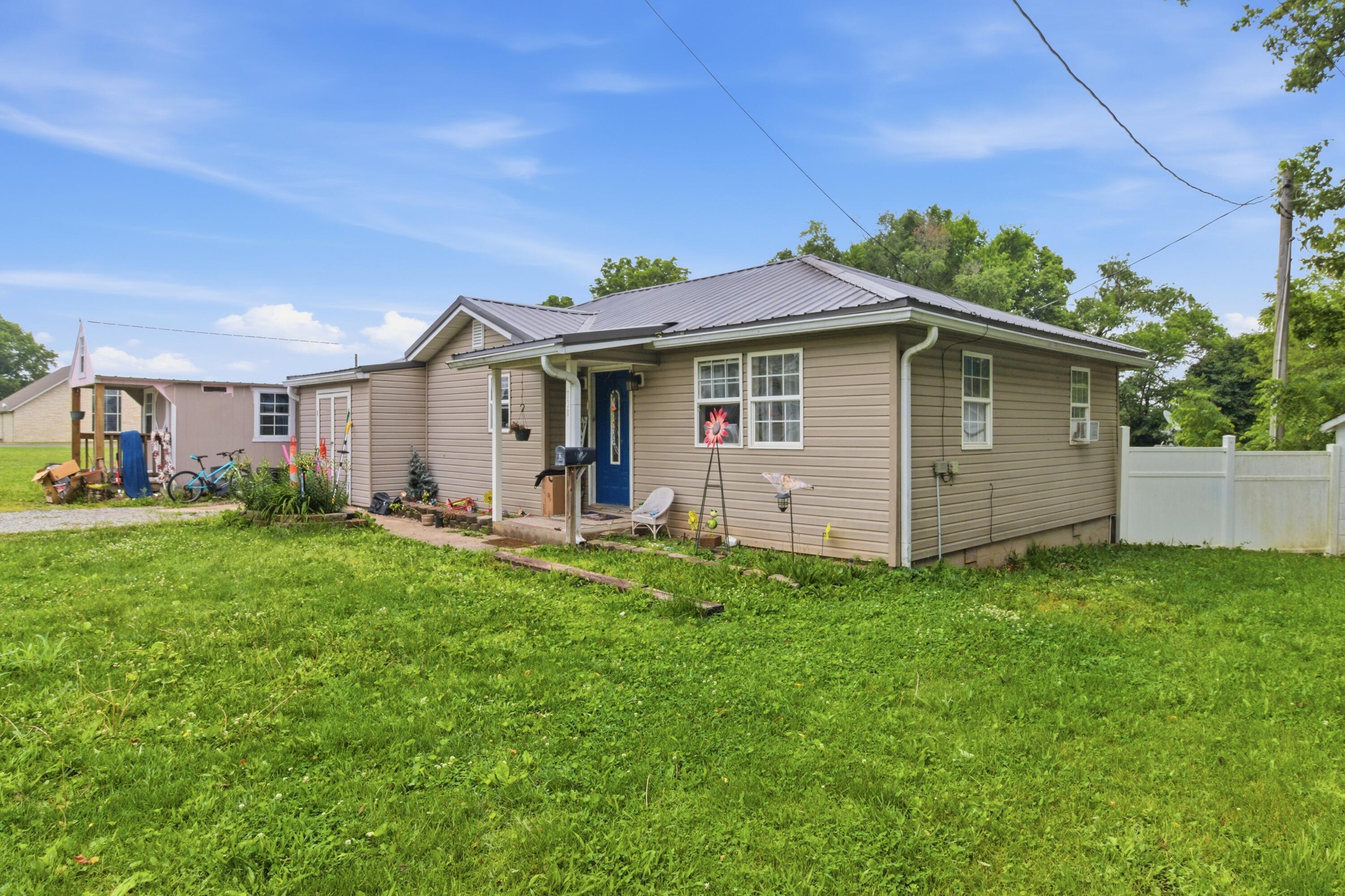 Photo 3 - Residential for sale – 738  Dooley Street  Houston, MO
