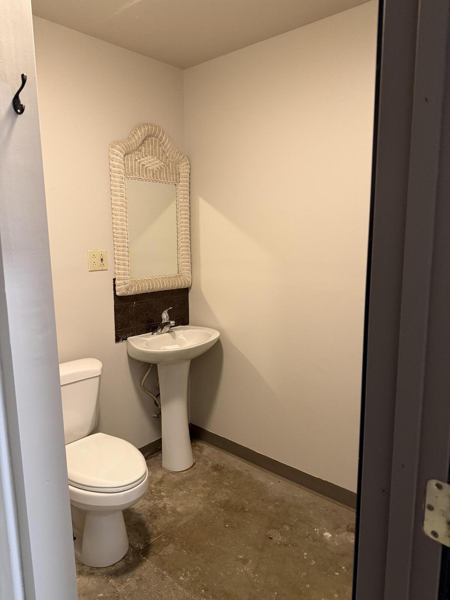 Photo 4 - Commercial Sale for sale – 1641/1643  Good Hard Drive  West Plains, MO