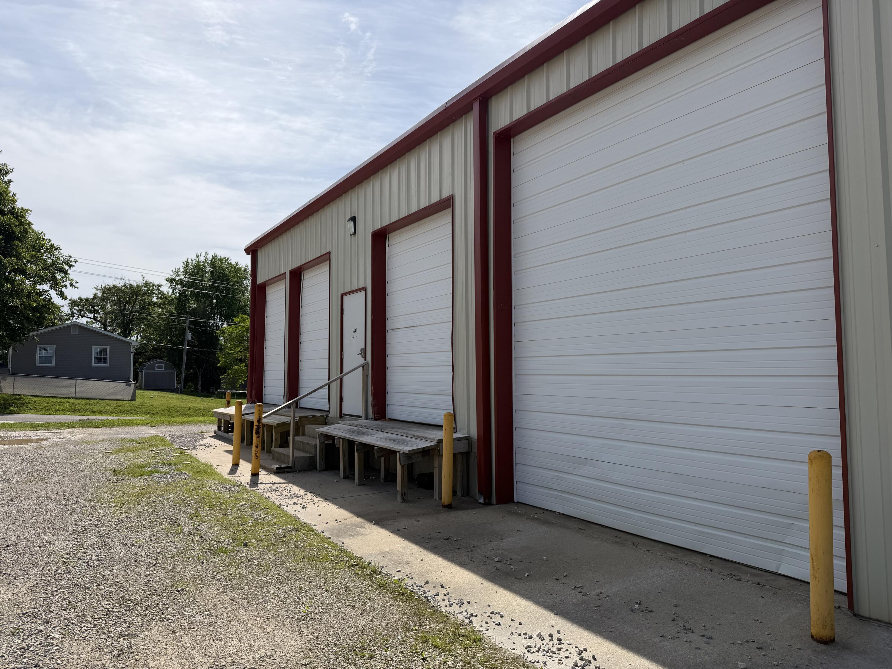Photo 3 - Commercial Sale for sale – 1641/1643  Good Hard Drive  West Plains, MO