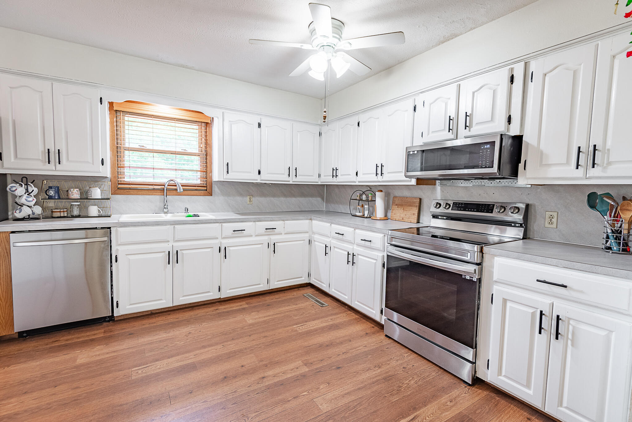 Photo 6 - Residential for sale – 1036 E Edgewood Street  Springfield, MO