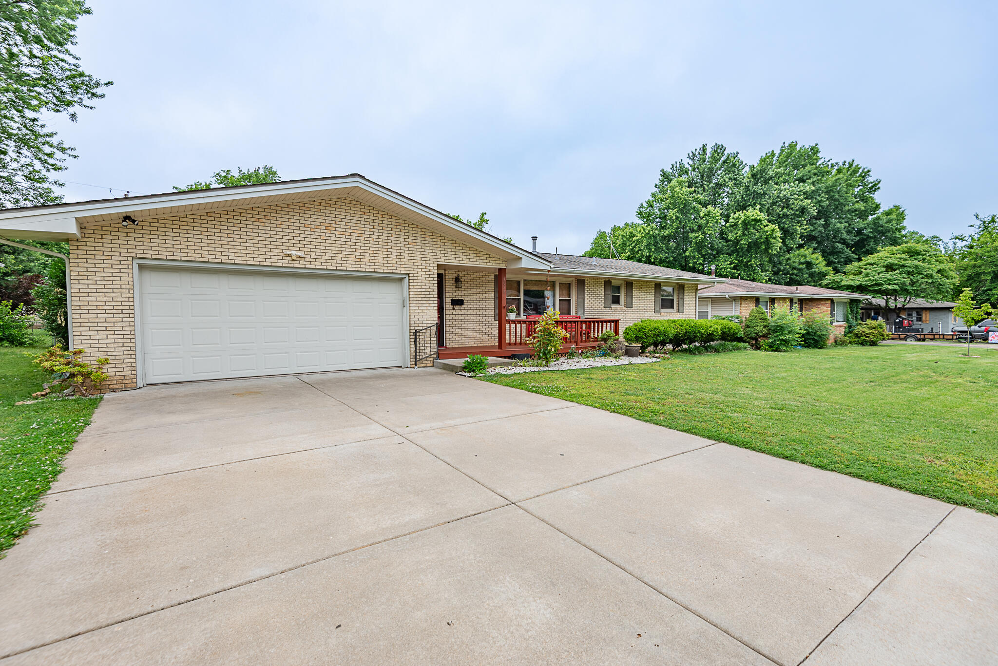 Photo 2 - Residential for sale – 1036 E Edgewood Street  Springfield, MO