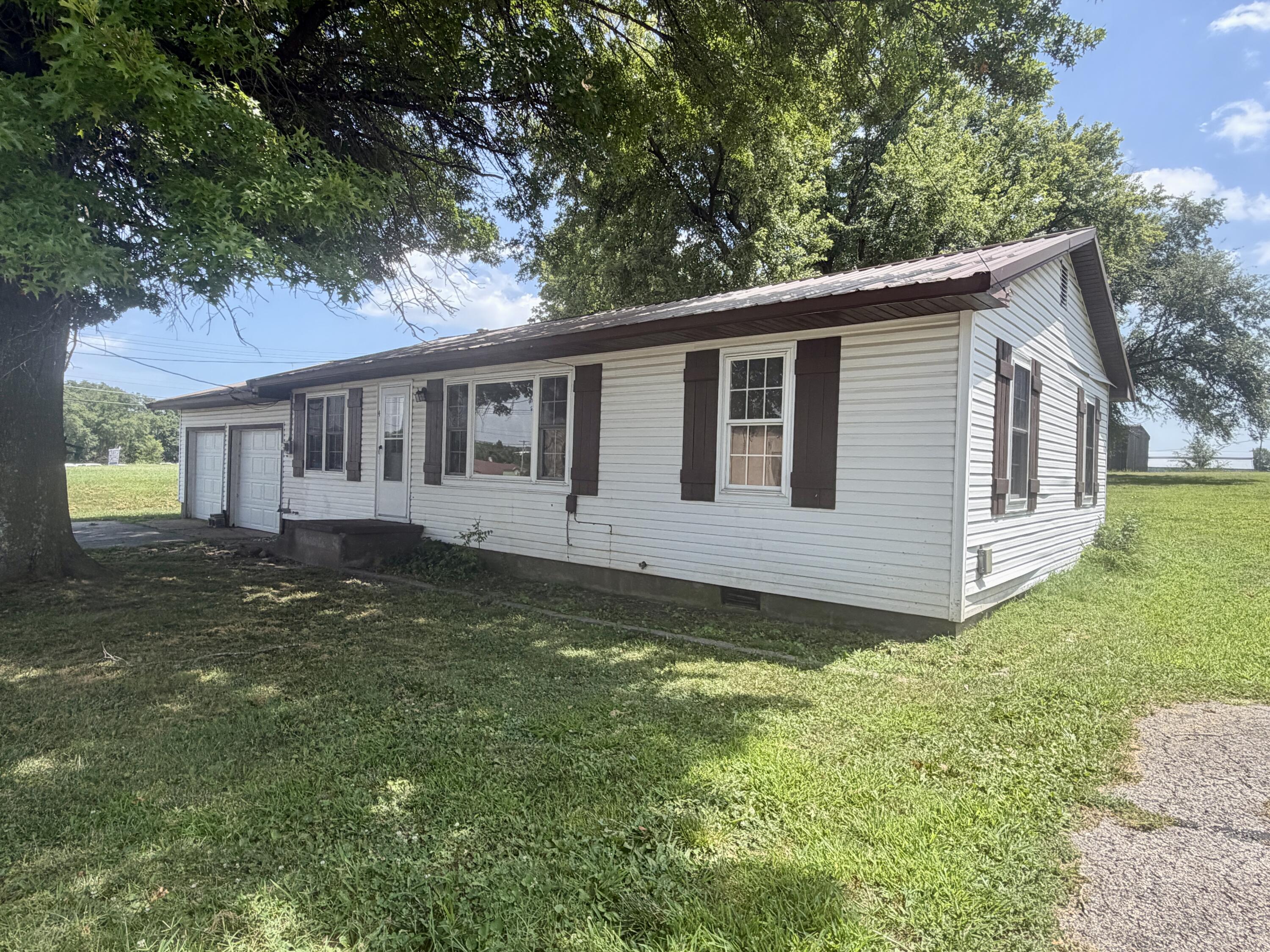 Photo 2 - Residential for sale – 4  Burgoyne Drive  West Plains, MO