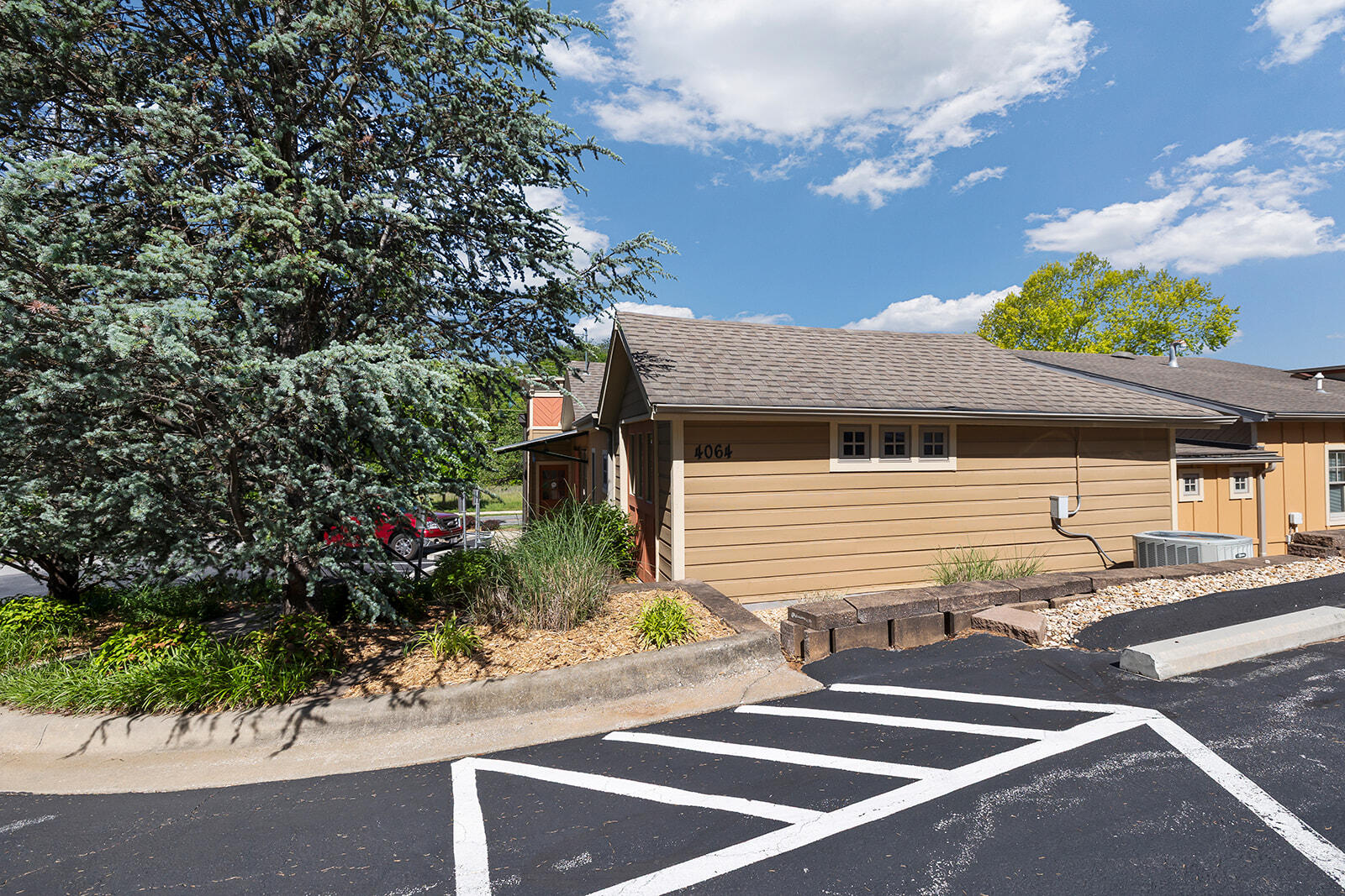 Photo 5 - Commercial Lease for sale – 4064 S Lone Pine Avenue  Springfield, MO
