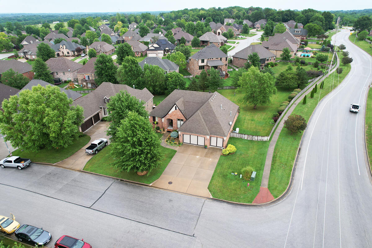 Photo 4 - Residential for sale – 1402 N Rockingham Avenue  Nixa, MO