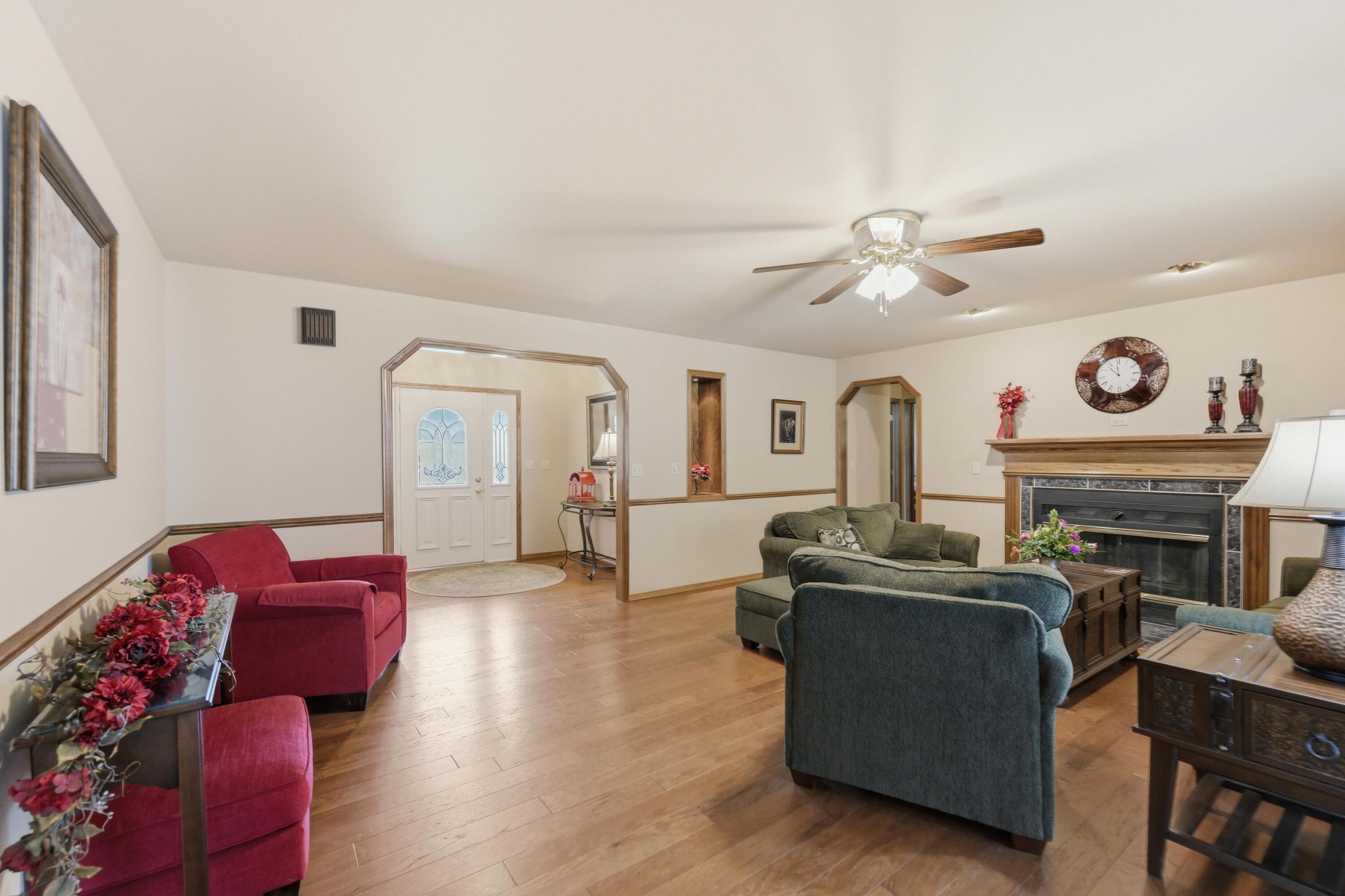 Photo 8 - Residential for sale – 905  Macy Drive  Neosho, MO