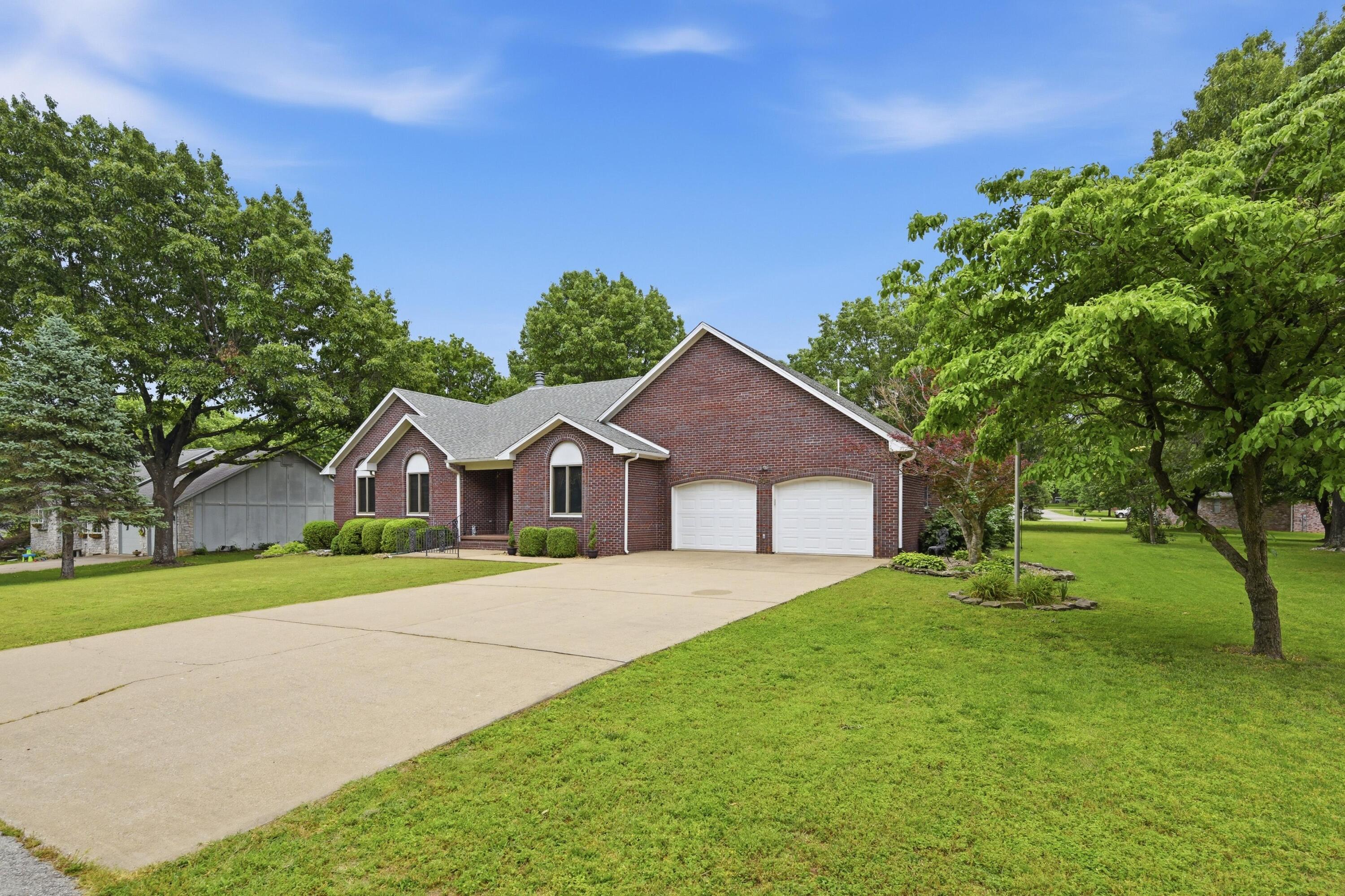 Photo 2 - Residential for sale – 905  Macy Drive  Neosho, MO