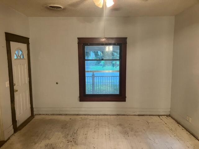 Photo 4 - Residential for sale – 113 W Hickory Street  El Dorado Springs, MO
