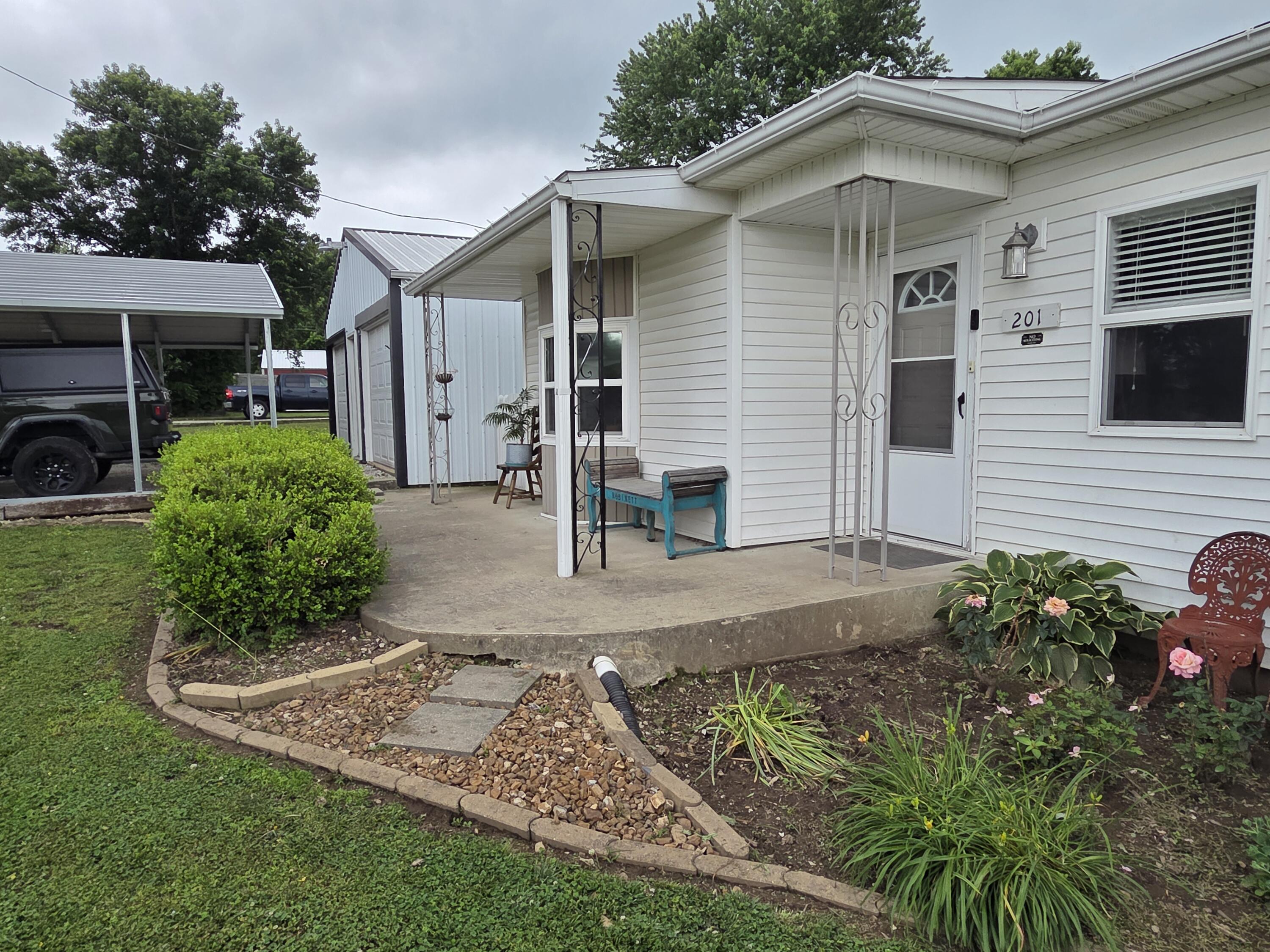 Photo 4 - Residential for sale – 201 S Everett Street  Fair Play, MO