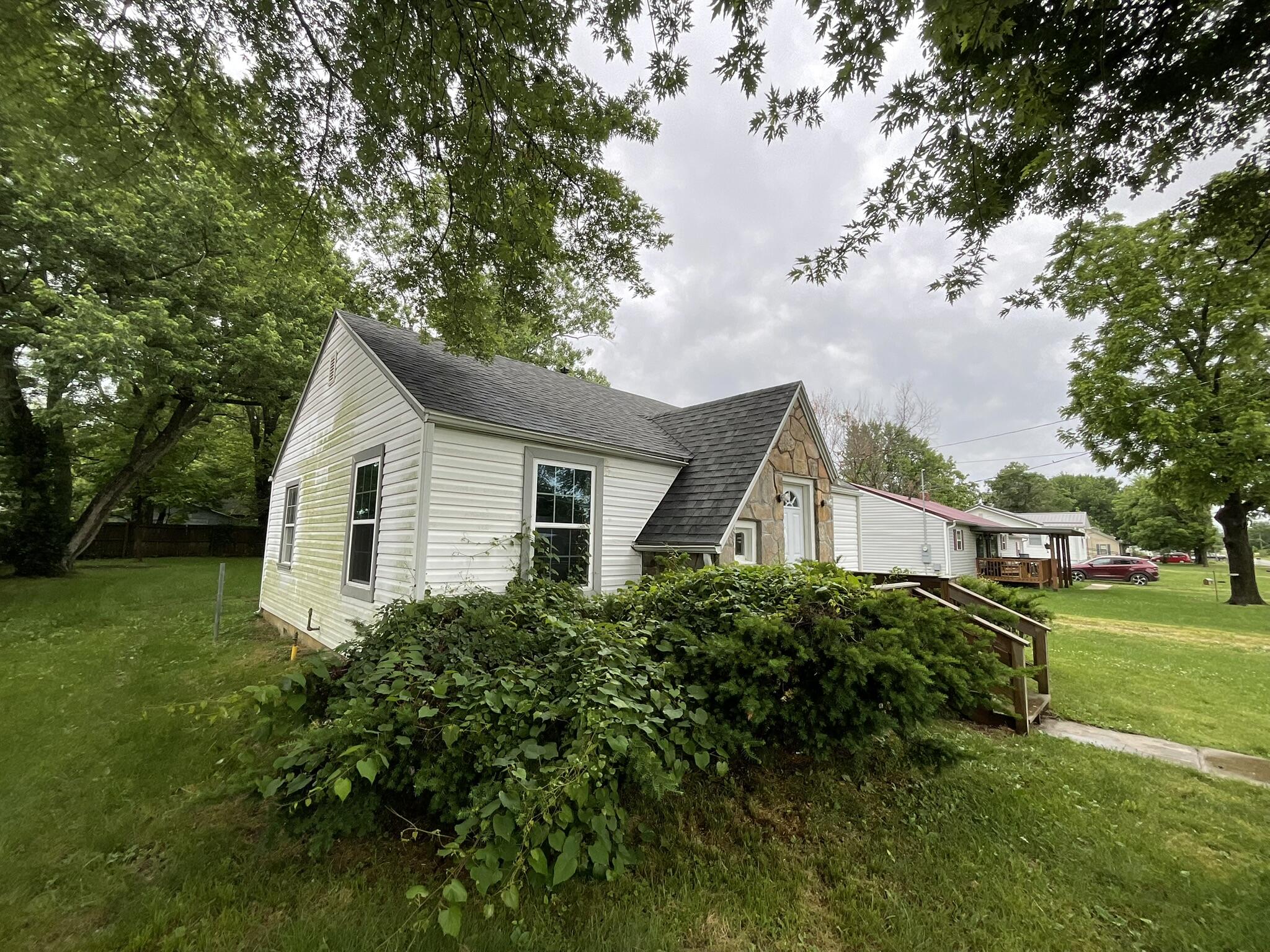 Photo 7 - Residential for sale – 410 N Division Street  Seymour, MO