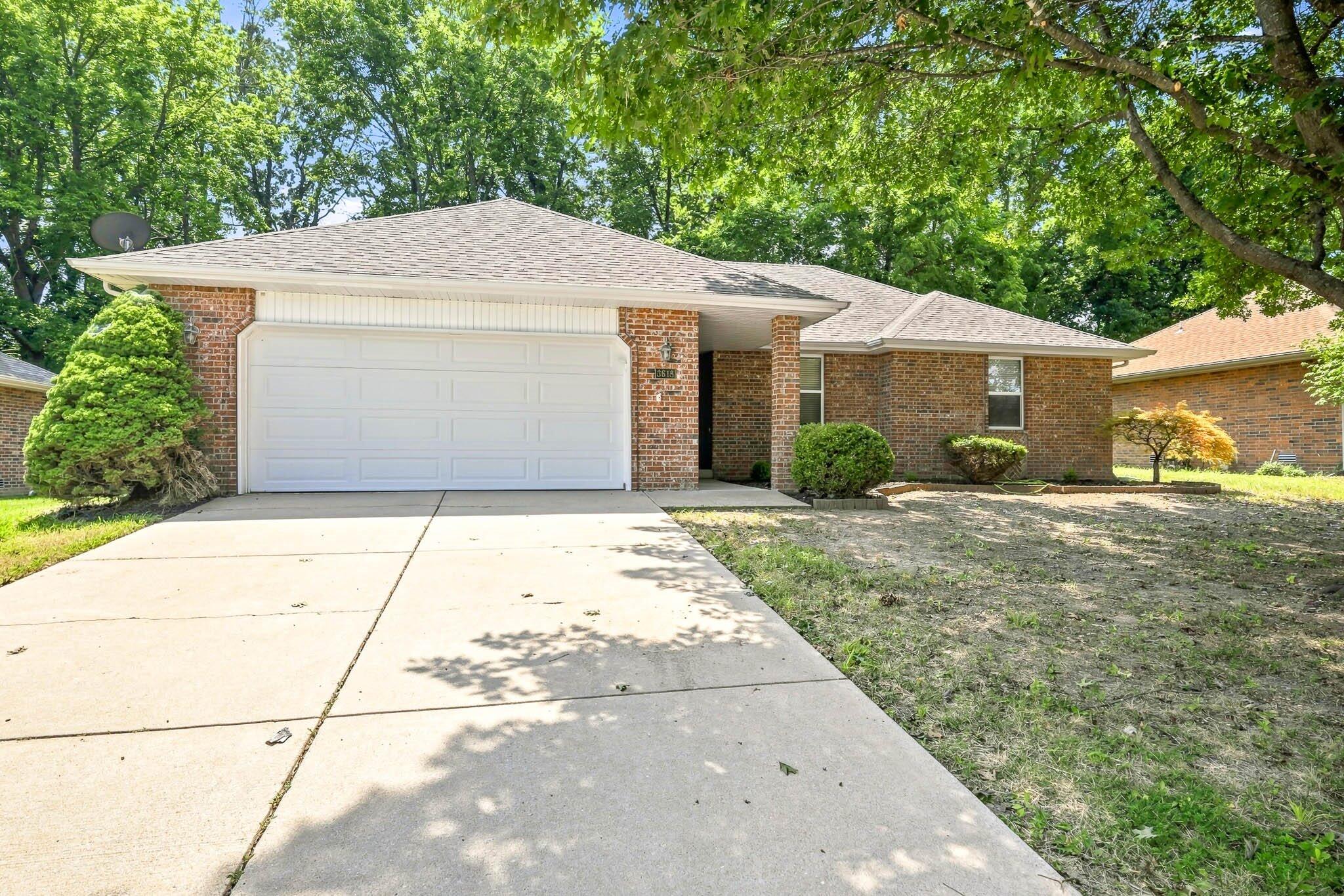 Photo 2 - Residential for sale – 3618 W Vincent Drive  Springfield, MO