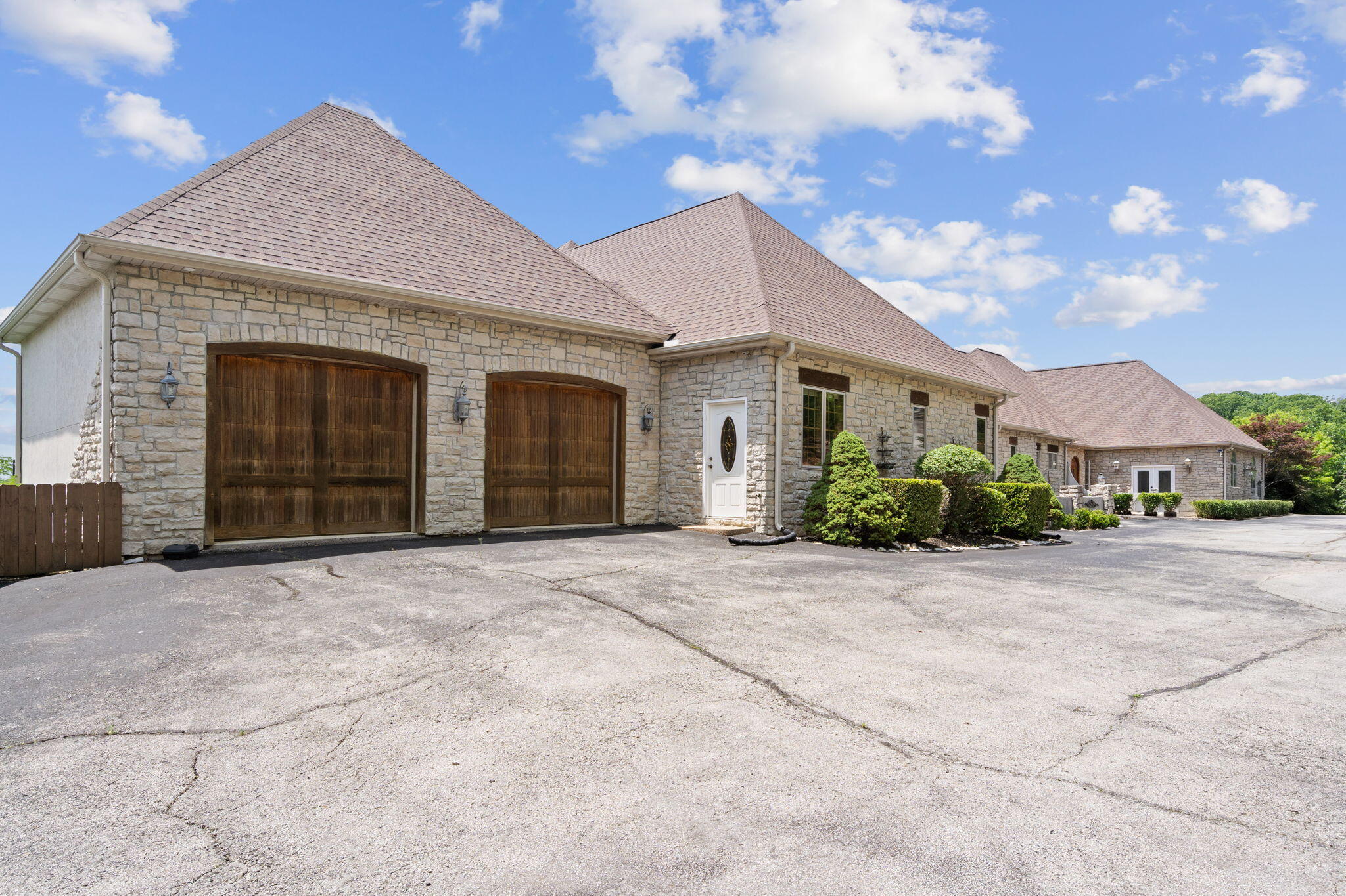 Photo 9 - Residential for sale – 518  Skyline Road  Branson, MO