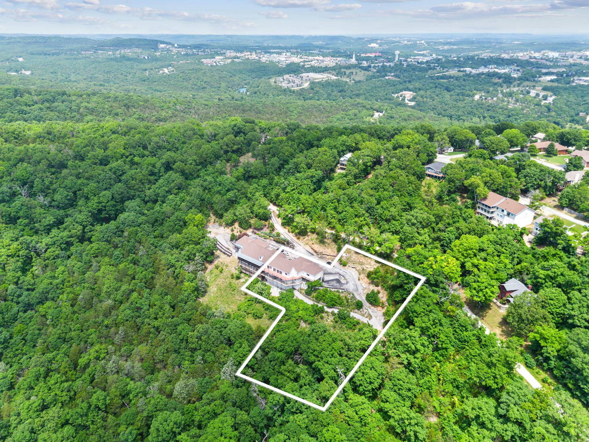 Photo 6 - Residential for sale – 518  Skyline Road  Branson, MO