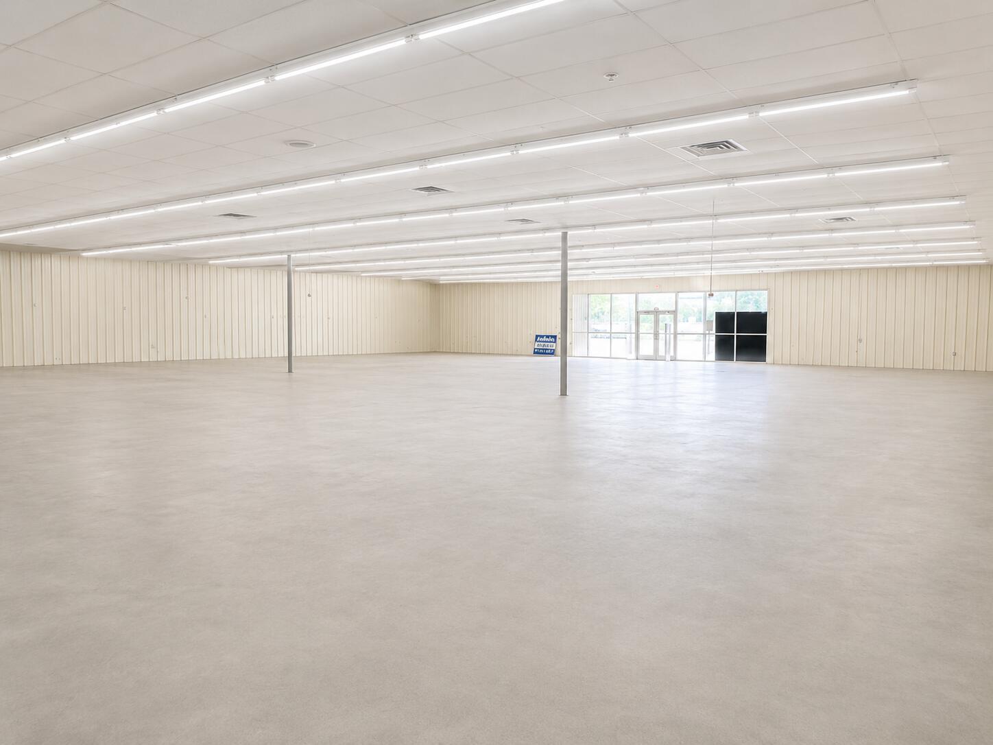 Photo 3 - Commercial Sale for sale – 501 N Old Highway 19   Alton, MO