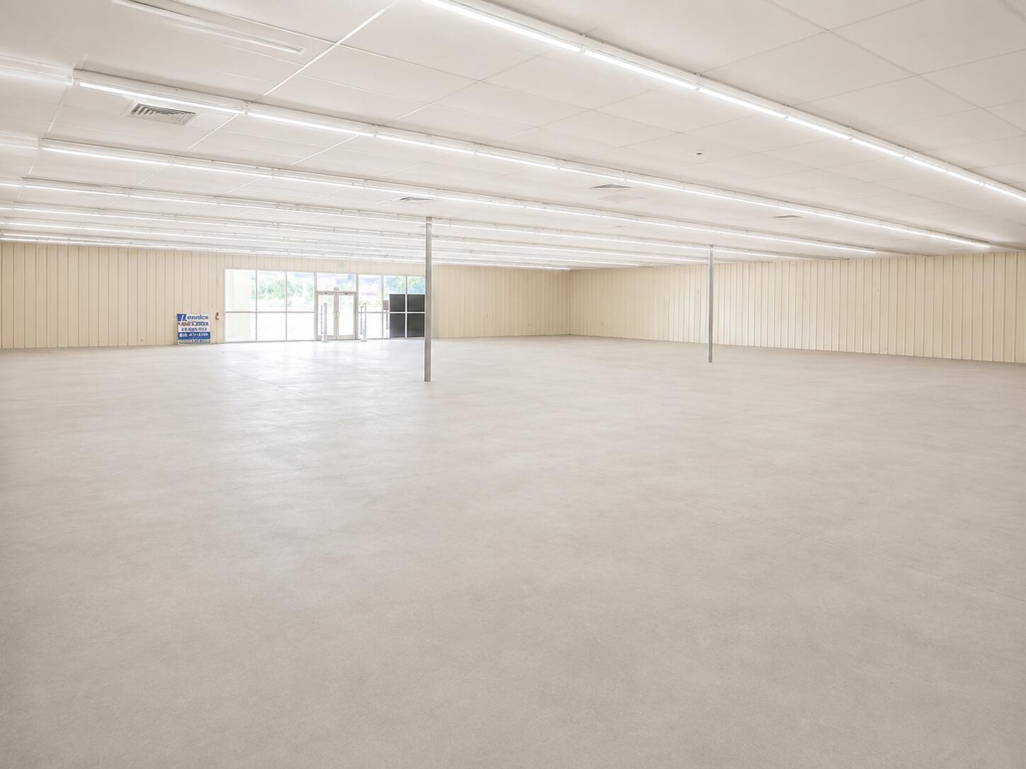 Photo 4 - Commercial Sale for sale – 501 N Old Highway 19   Alton, MO