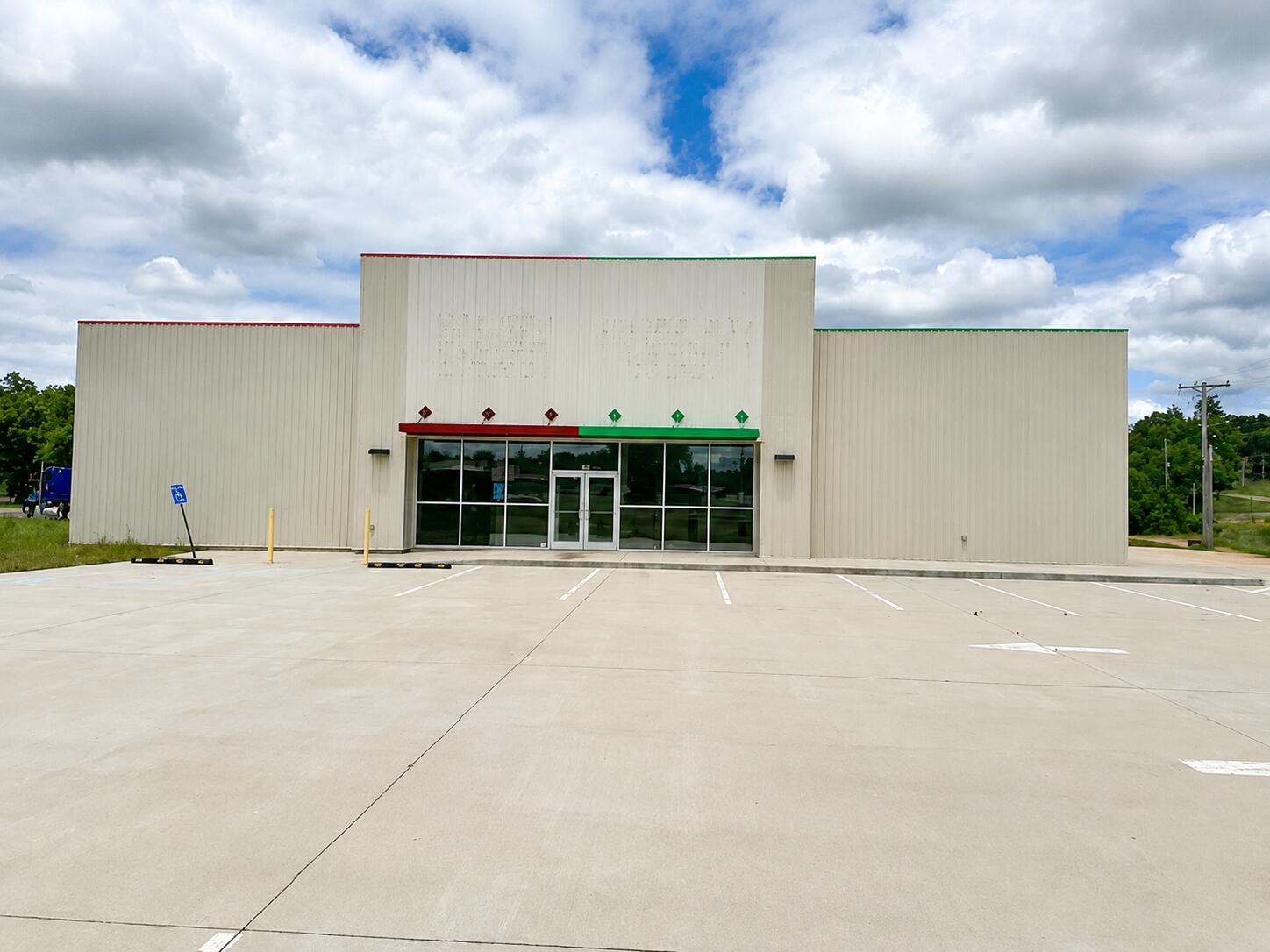 Commercial Sale for sale – 501 N Old Highway 19   Alton, MO