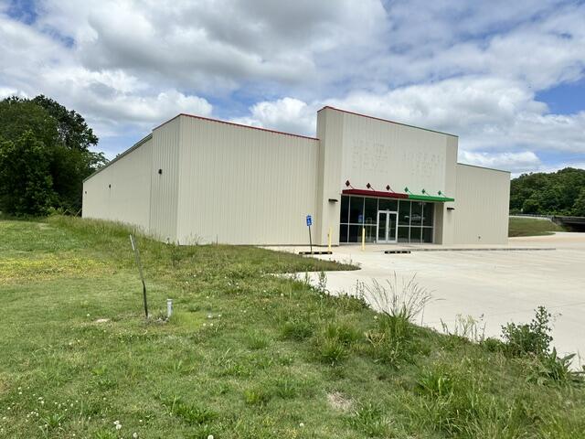 Photo 11 - Commercial Sale for sale – 501 N Old Highway 19   Alton, MO