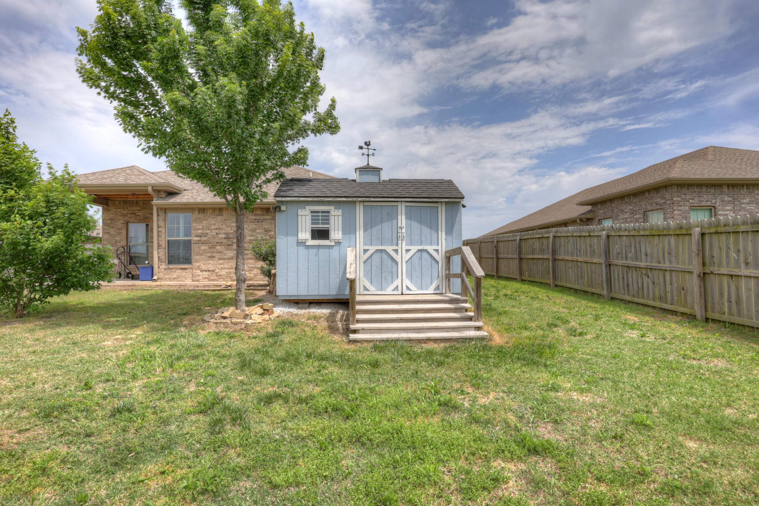 Photo 7 - Residential for sale – 2020 S Jonathan Hunter Street  Joplin, MO