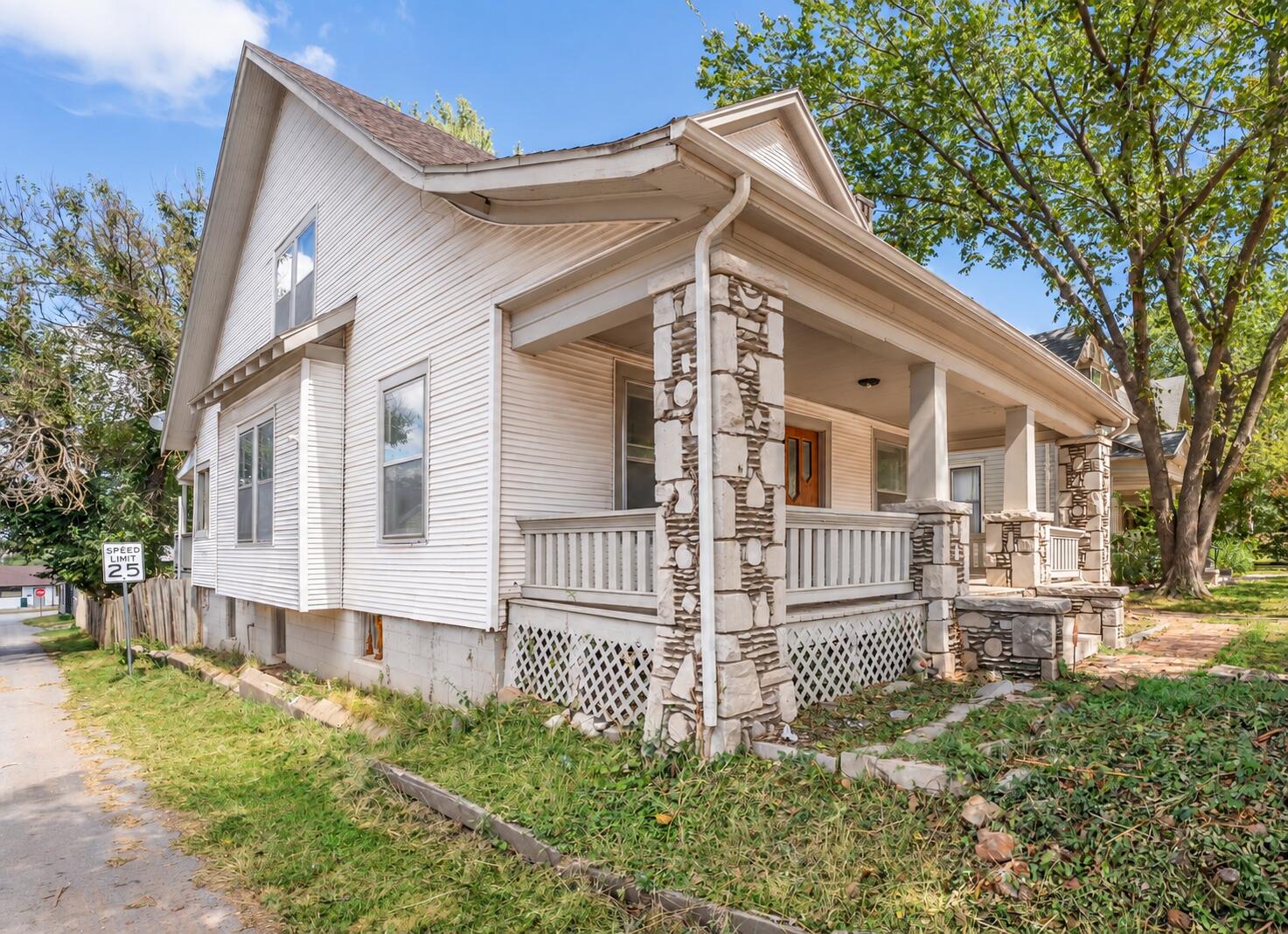 Photo 2 - Residential for sale – 817 W Walnut   Springfield, MO