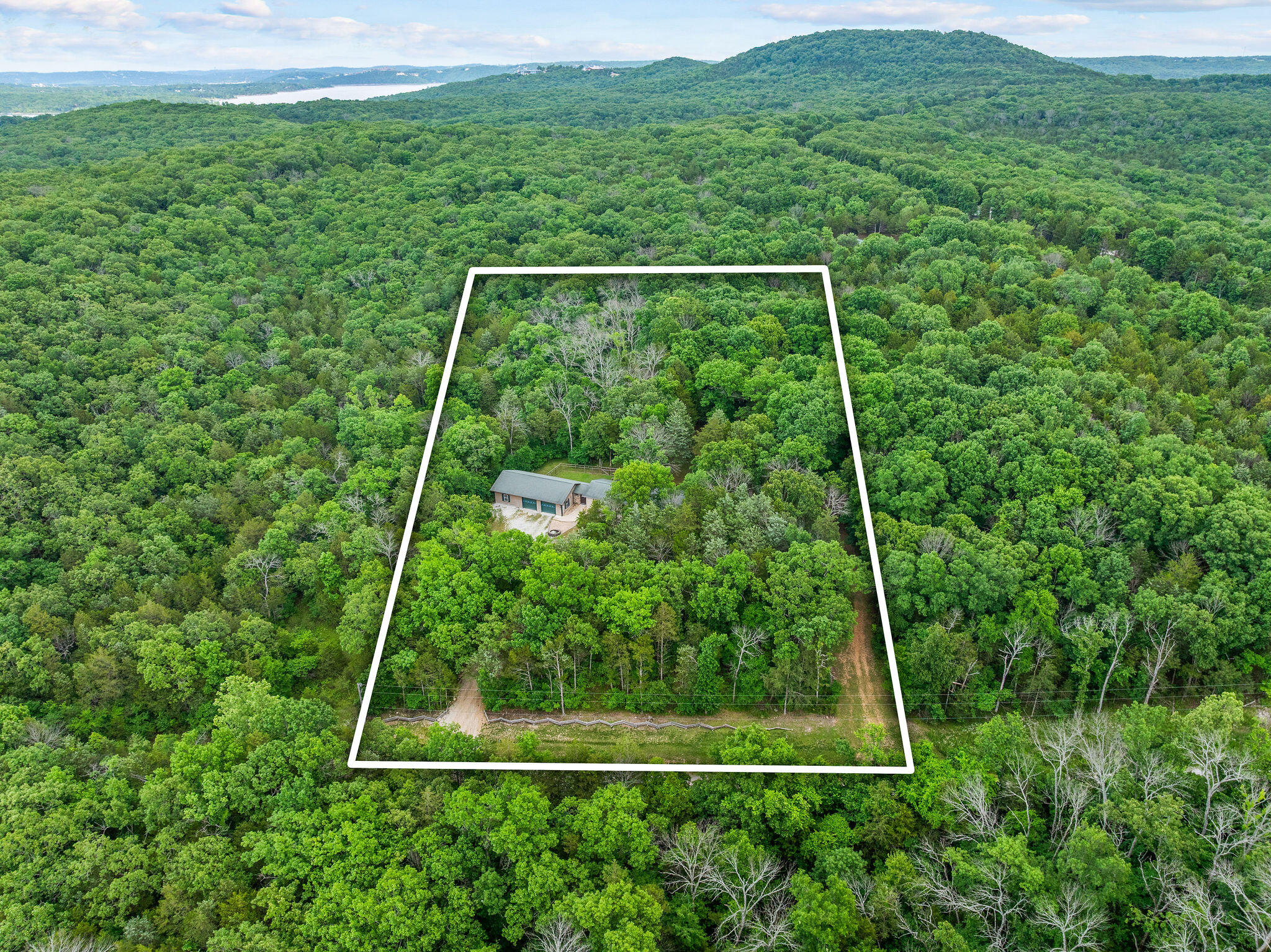Photo 8 - Residential for sale – 845  Alyeska Point Road  Lampe, MO
