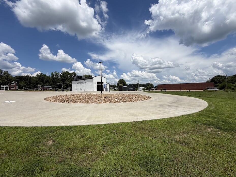 Photo 9 - Commercial Sale for sale – 1100 E Broadway   Bolivar, MO