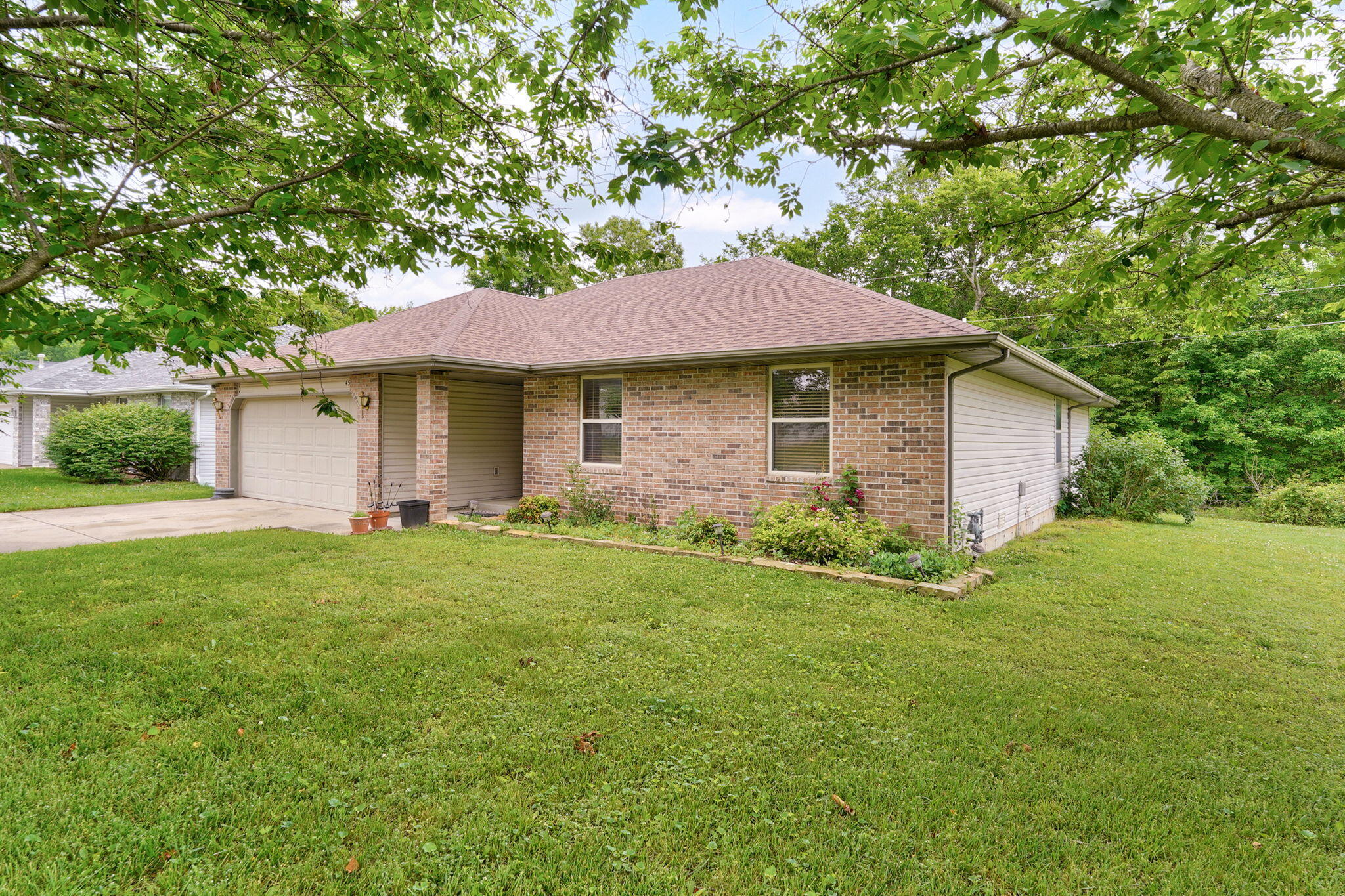Photo 2 - Residential for sale – 450 S Basswood Avenue  Republic, MO