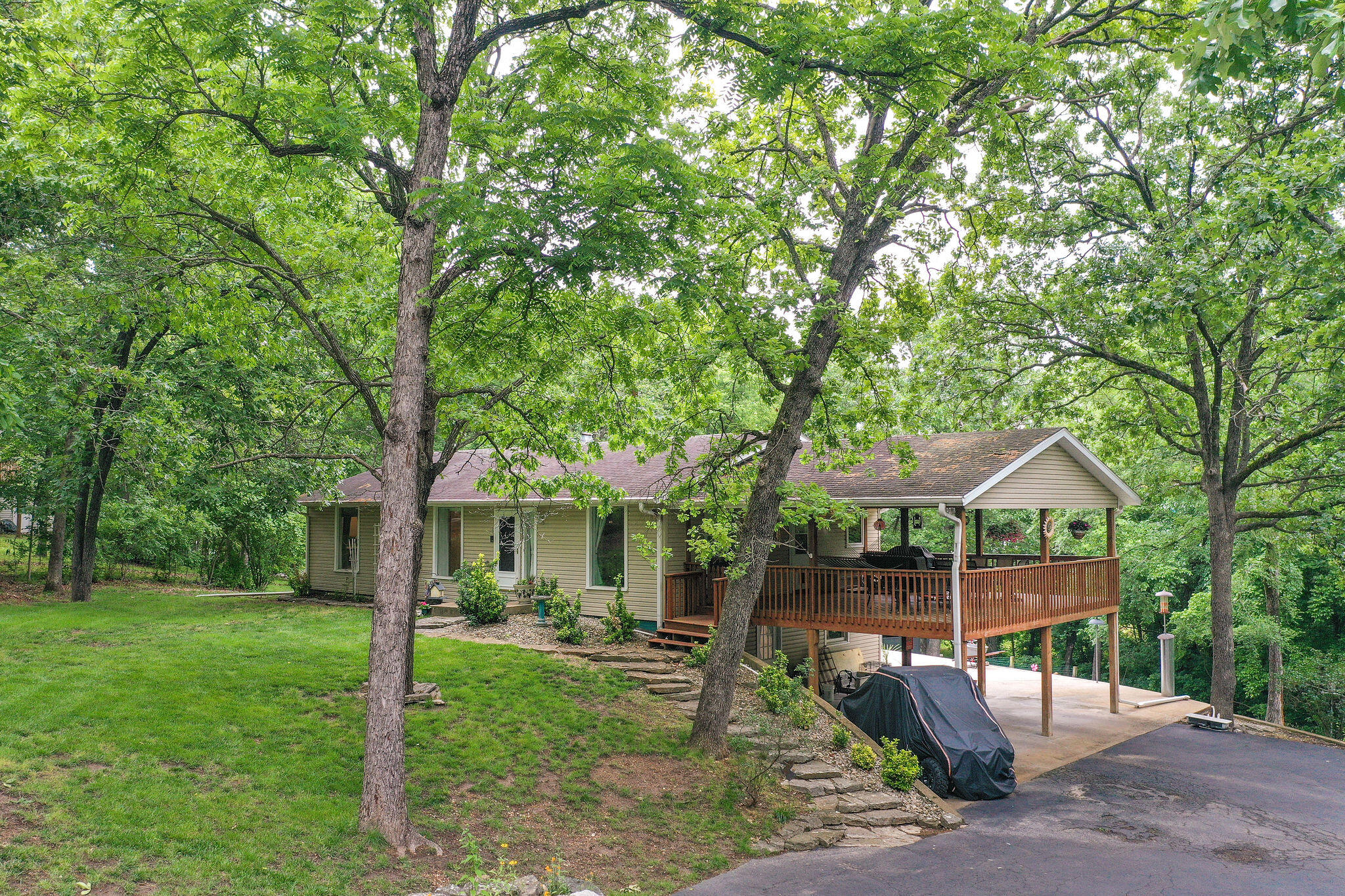 Photo 6 - Residential for sale – 208  Lafayette Lane  Branson, MO