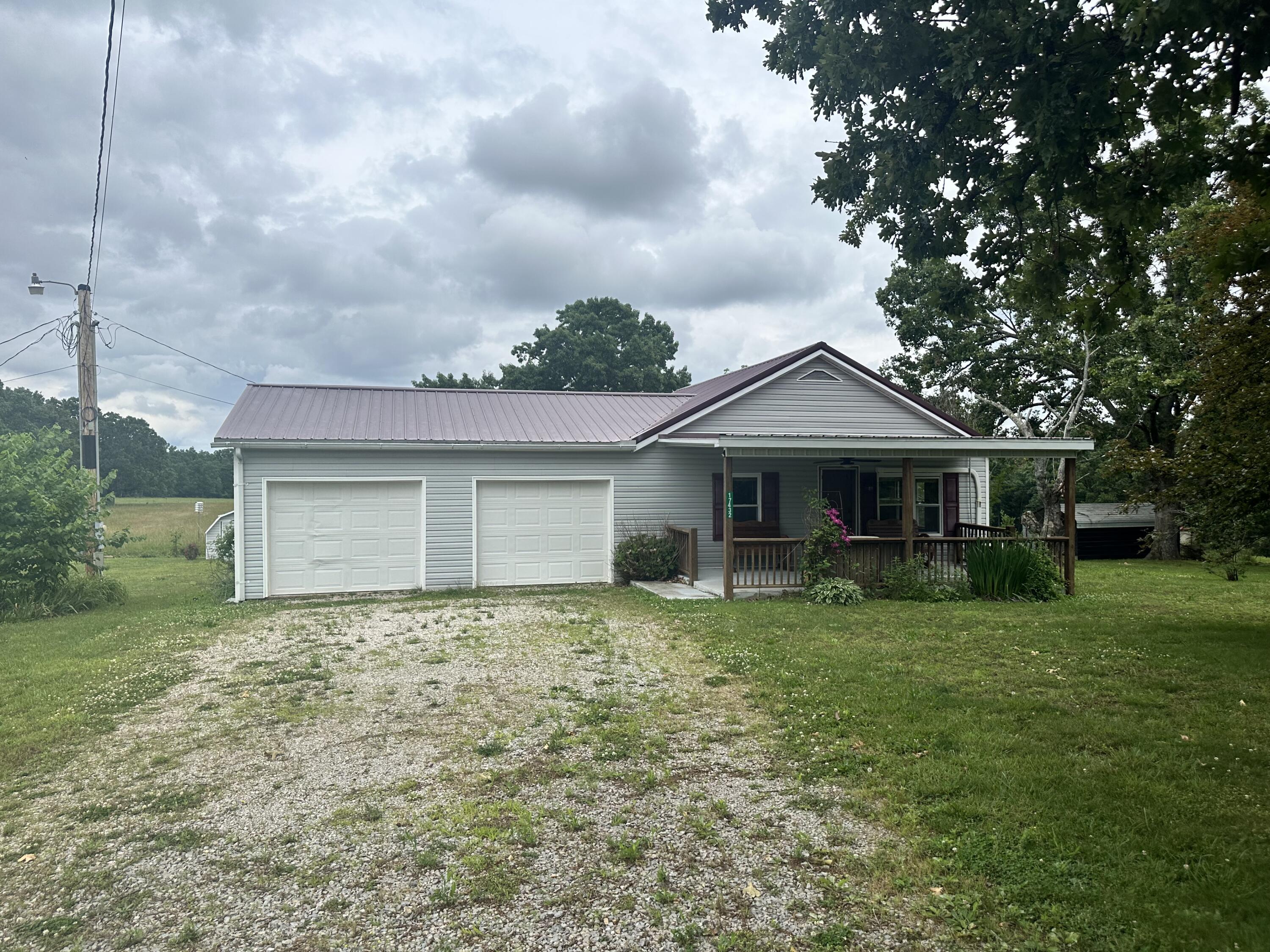 Photo 2 - Residential for sale – 17432  Mo 19   Alton, MO