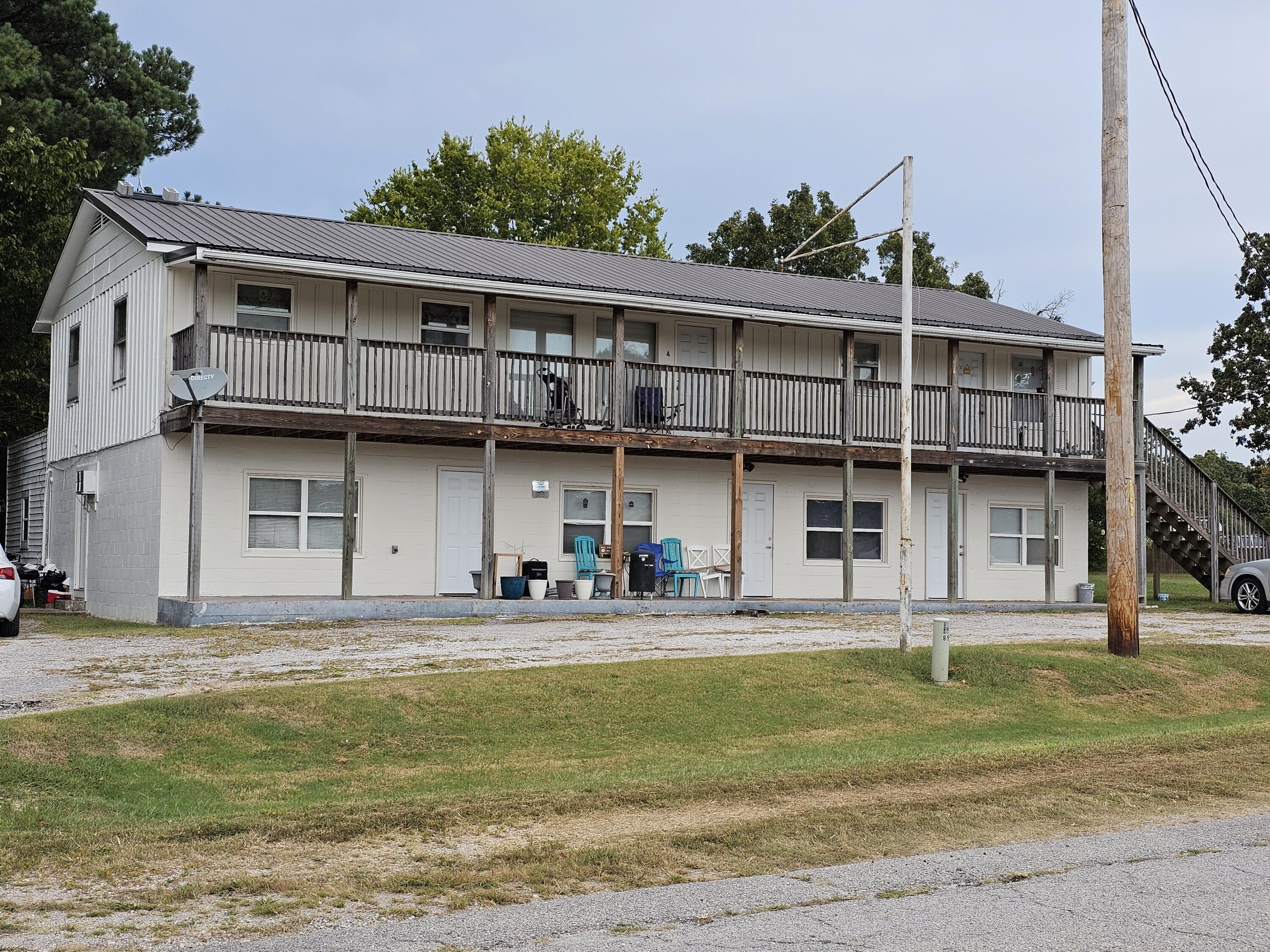 Photo 2 - Residential Income for sale – 17614  Elwood Junction Road  Neosho, MO