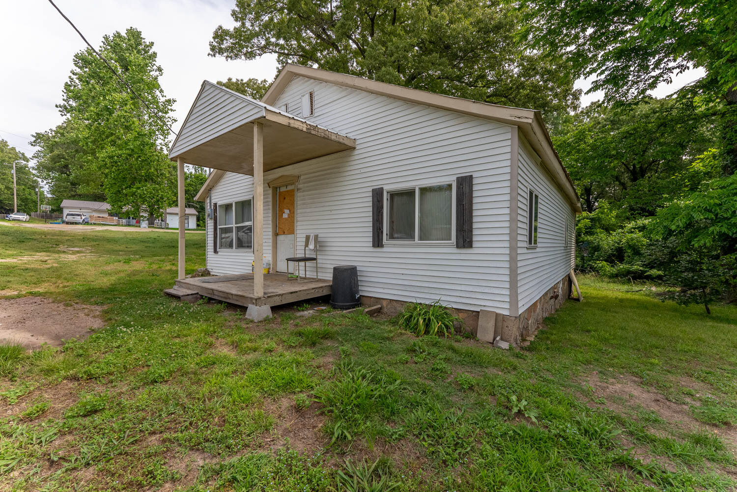 Photo 5 - Residential for sale – 208  Sherman Street  Thayer, MO