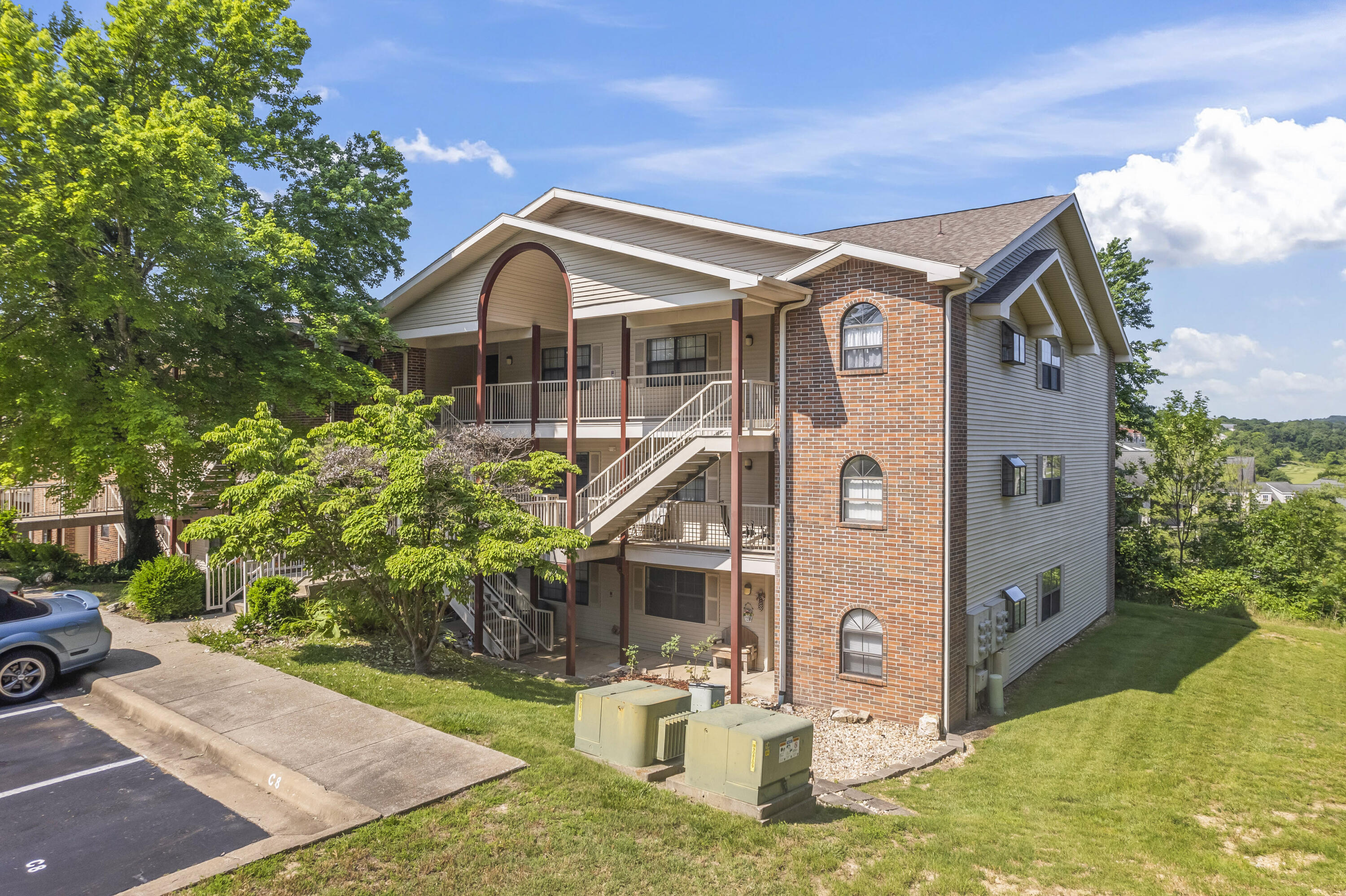Photo 2 - Residential for sale – 350 S Wildwood   Branson, MO