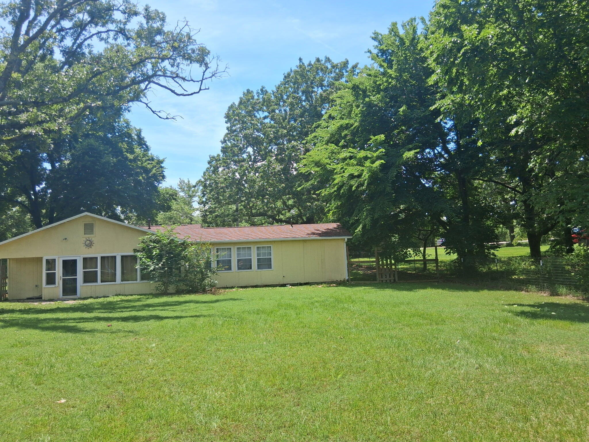 Photo 2 - Residential for sale – 27417  Us Highway 160   Tecumseh, MO