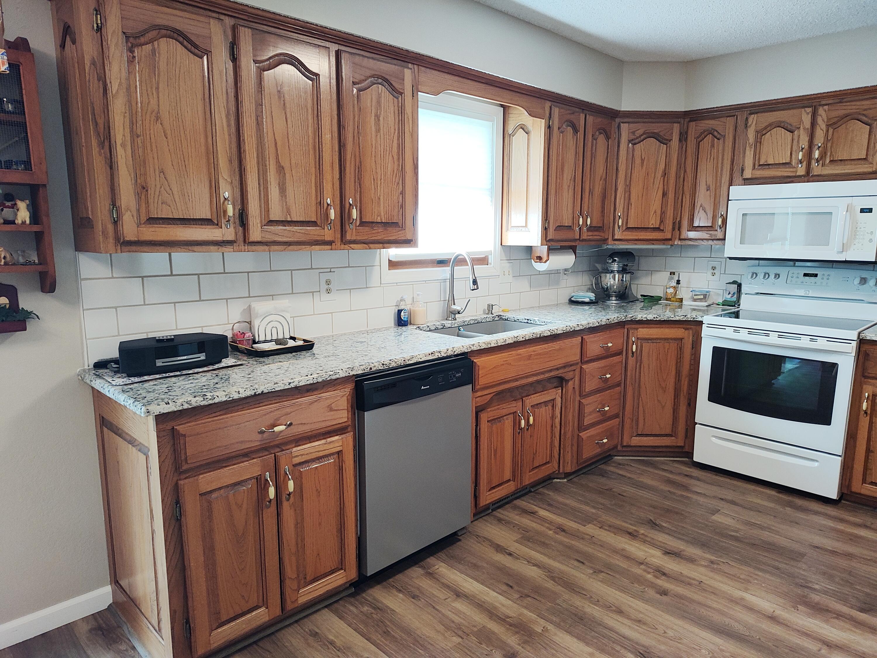 Photo 9 - Residential for sale – 1505 S Sunset Avenue  Bolivar, MO