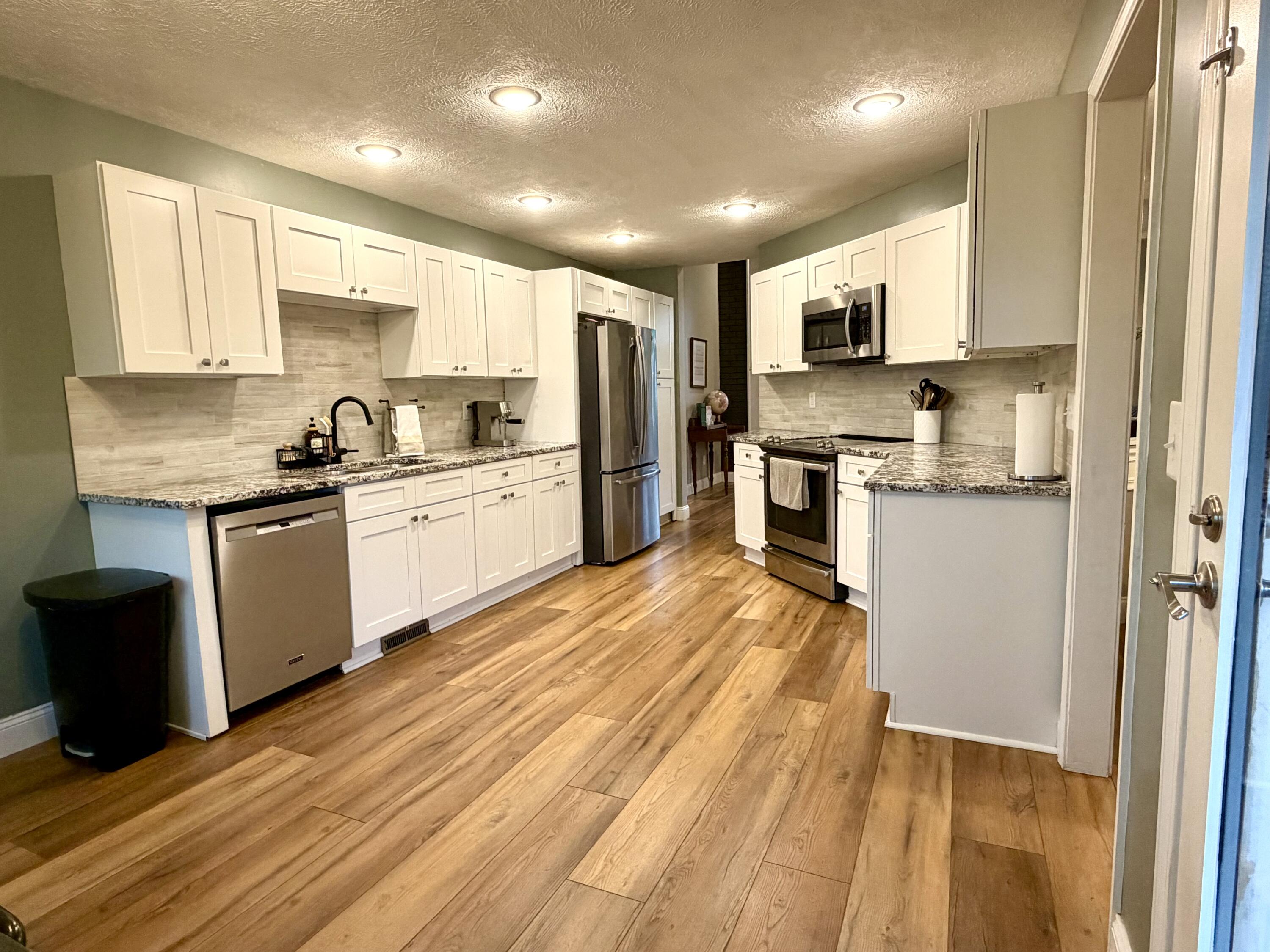 Photo 8 - Residential for sale – 4821 E Cherokee Street  Springfield, MO