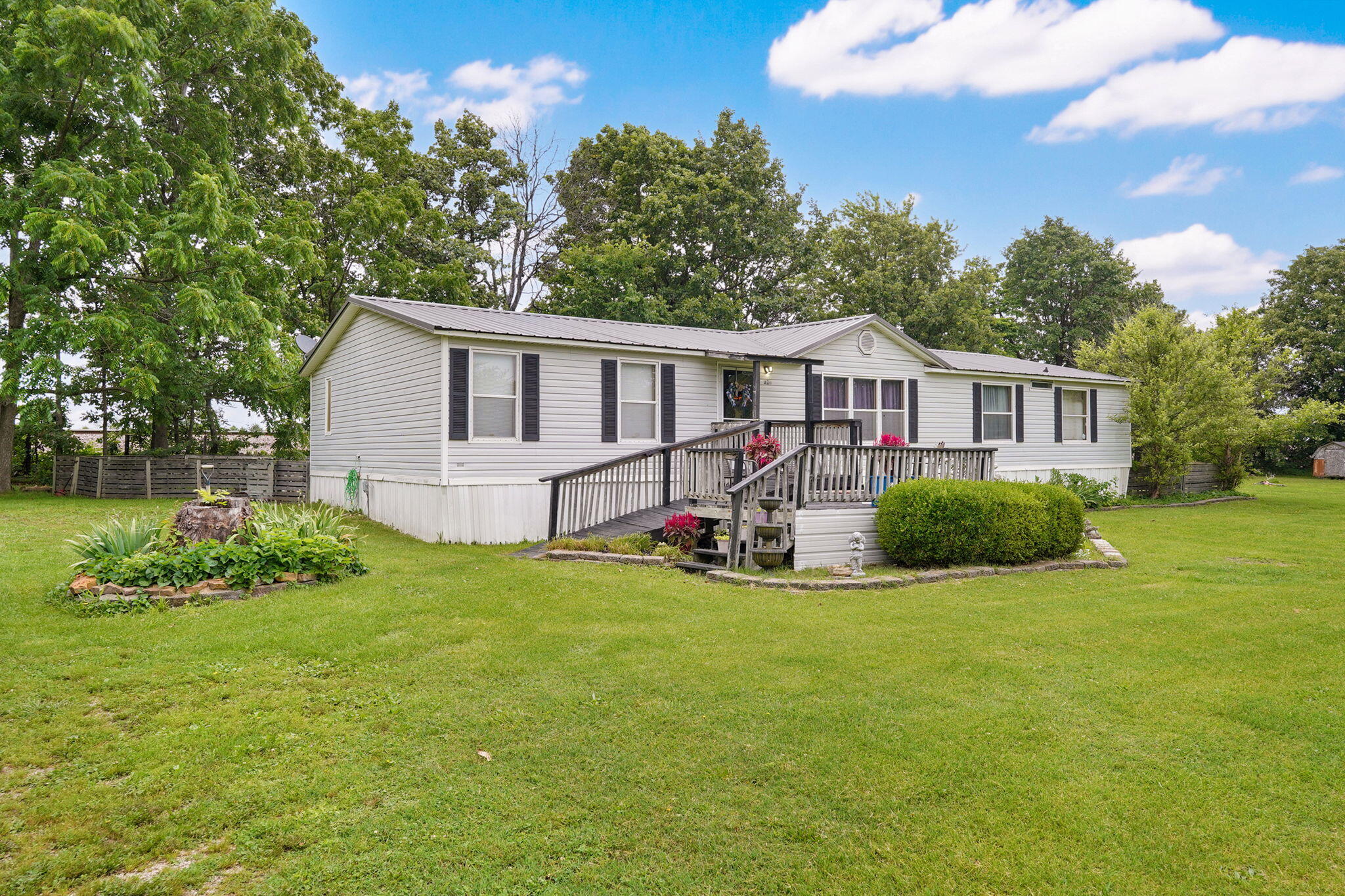 Photo 3 - Residential for sale – 424 W Ragsdale Street  Seymour, MO
