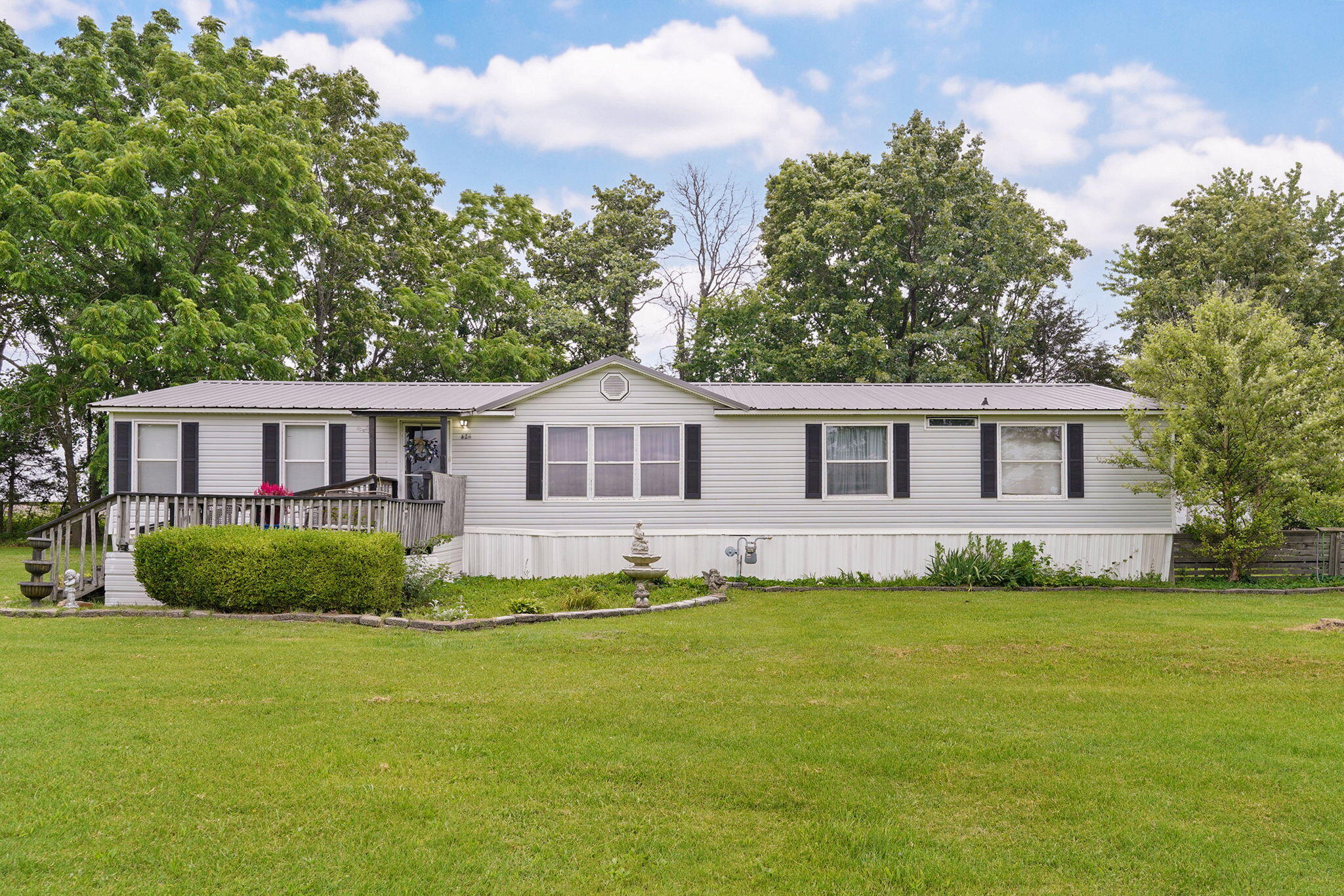Photo 2 - Residential for sale – 424 W Ragsdale Street  Seymour, MO