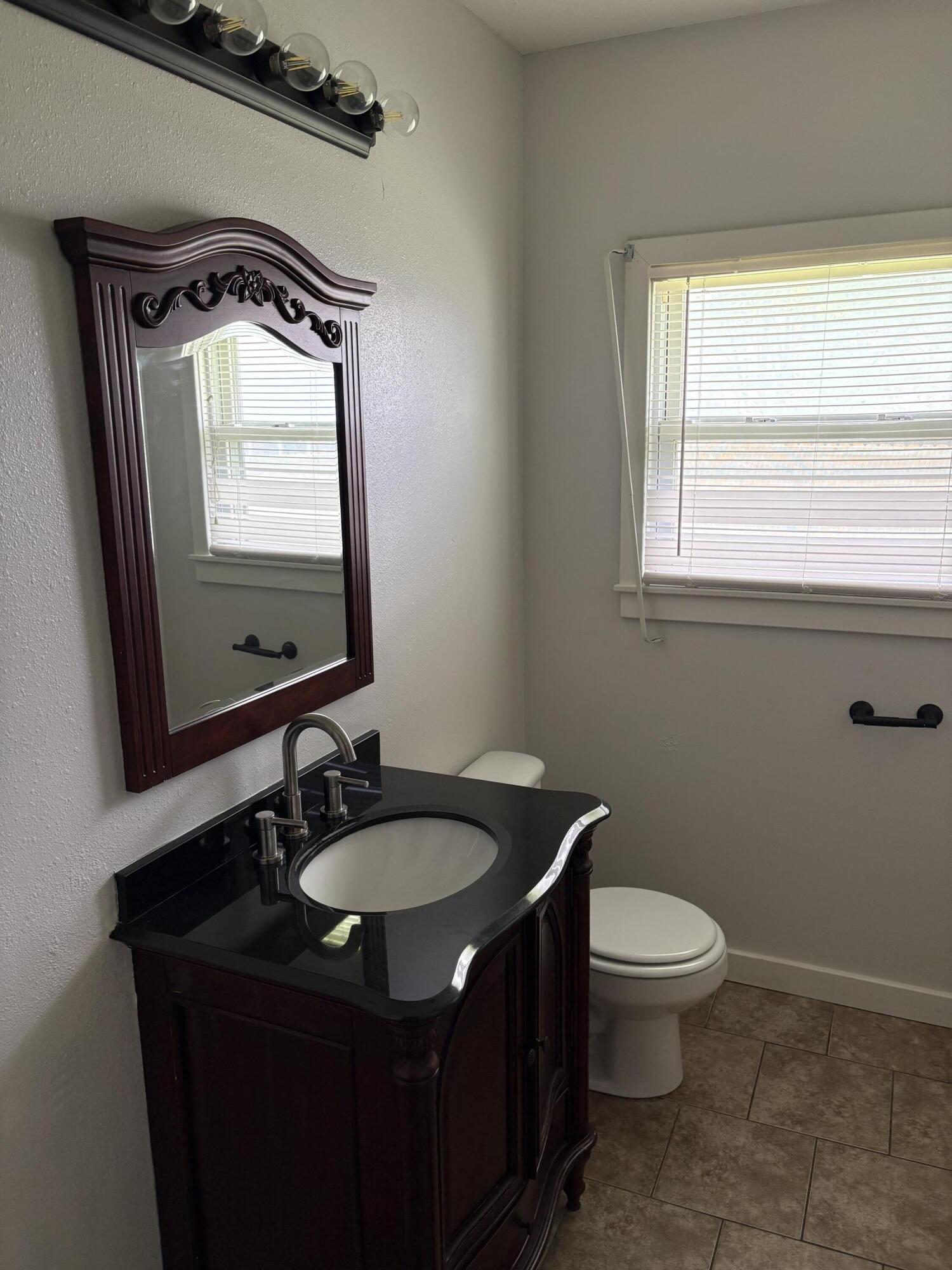 Photo 8 - Residential for sale – 417 S Lincoln Avenue  Aurora, MO