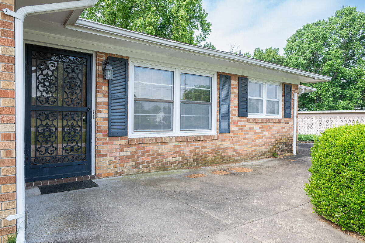 Photo 45 - Residential for sale – 631 W South Street  Neosho, MO