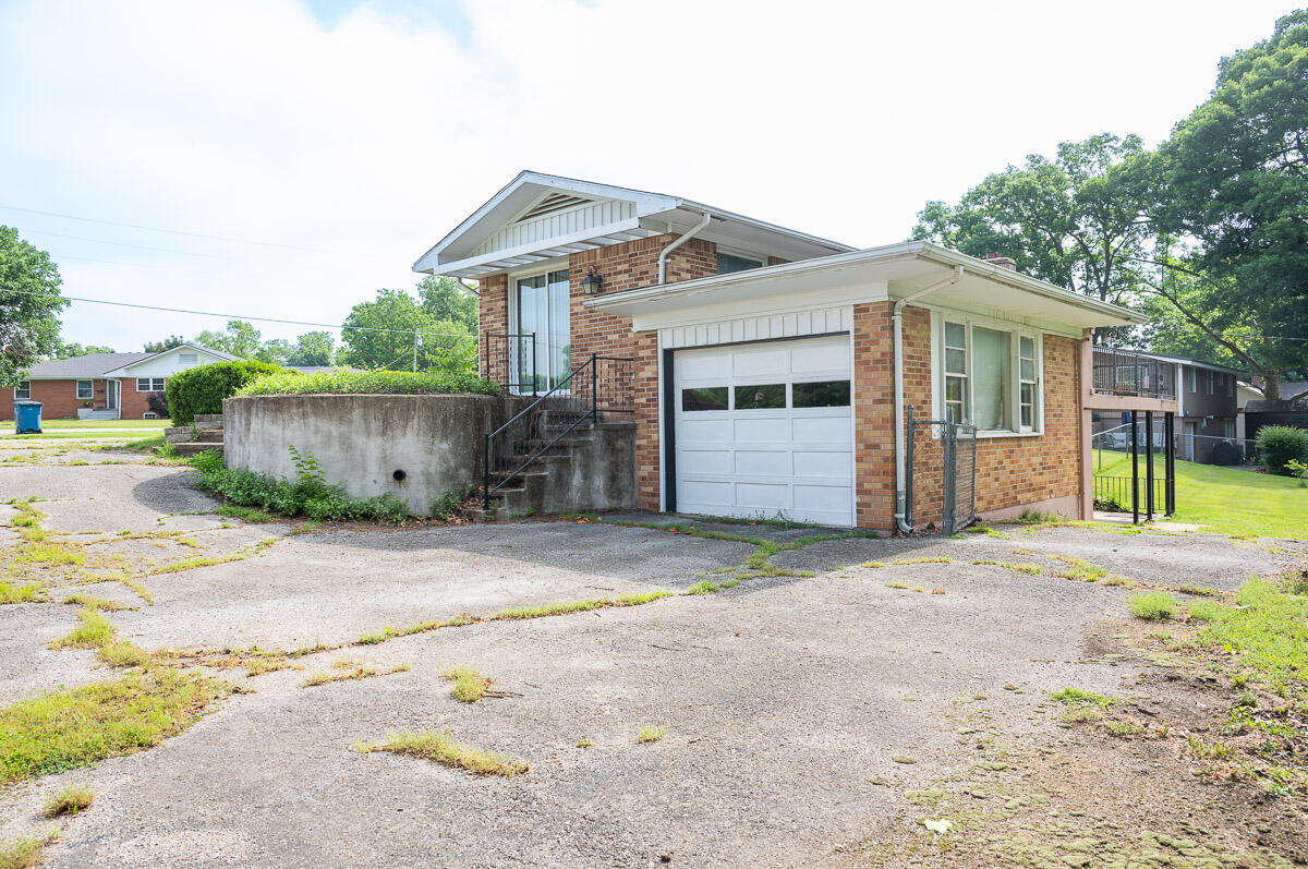 Photo 35 - Residential for sale – 631 W South Street  Neosho, MO