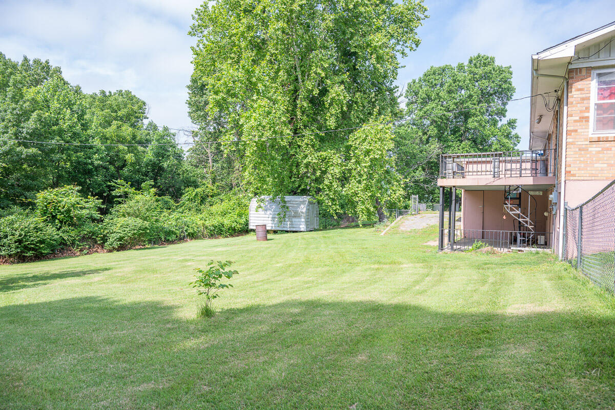 Photo 37 - Residential for sale – 631 W South Street  Neosho, MO