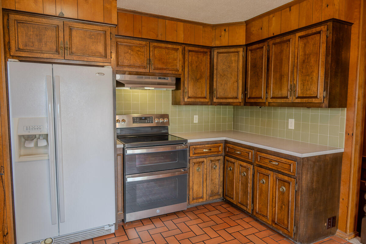 Photo 8 - Residential for sale – 631 W South Street  Neosho, MO