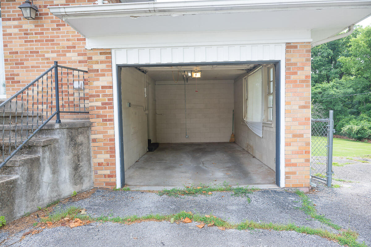Photo 31 - Residential for sale – 631 W South Street  Neosho, MO