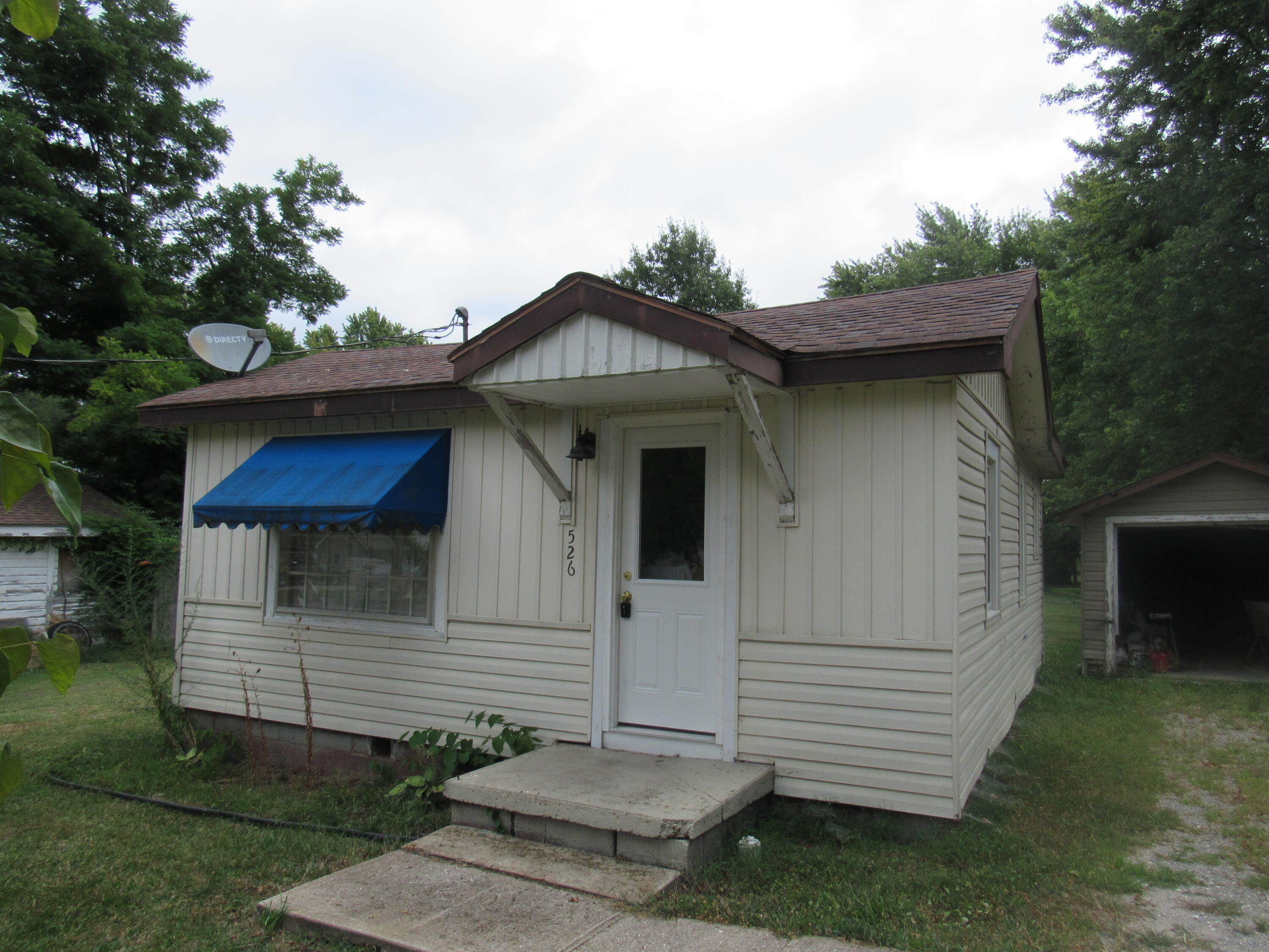 Photo 4 - Residential for sale – 526 S Walnut Street  Marshfield, MO