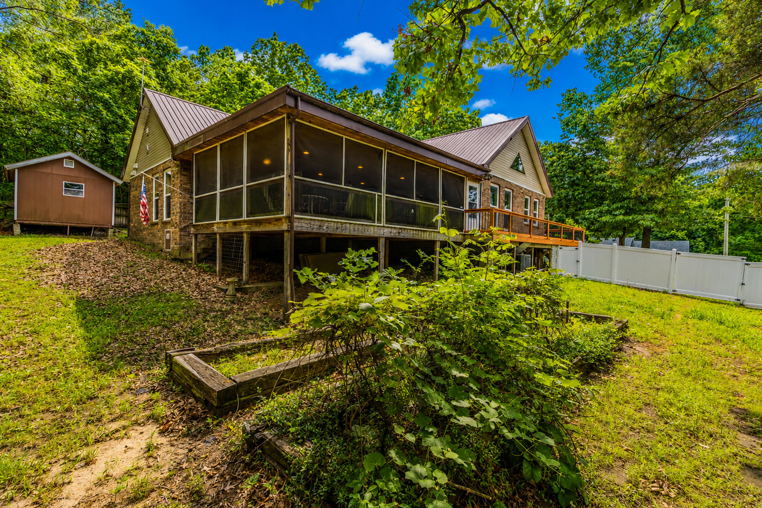Photo 4 - Residential for sale – 185  Glenwood Circle  Cassville, MO