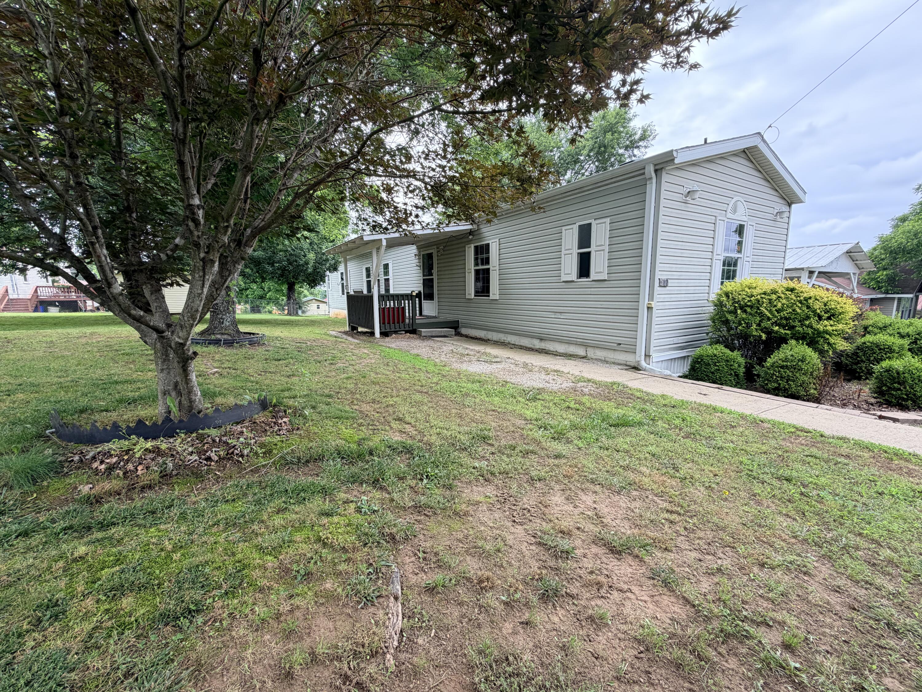 Residential for sale – 502  Barton Street  Alton, MO
