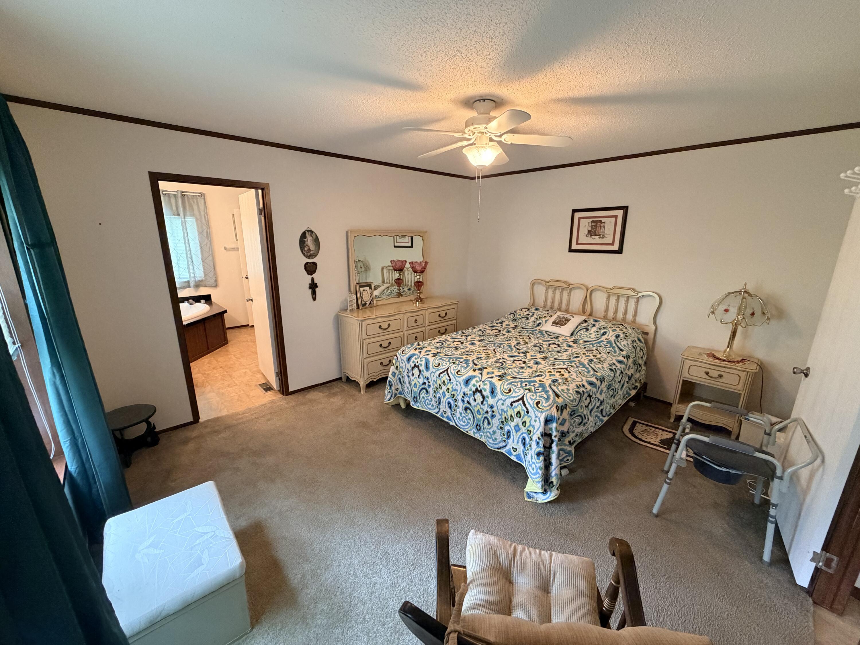 Photo 7 - Residential for sale – 502  Barton Street  Alton, MO