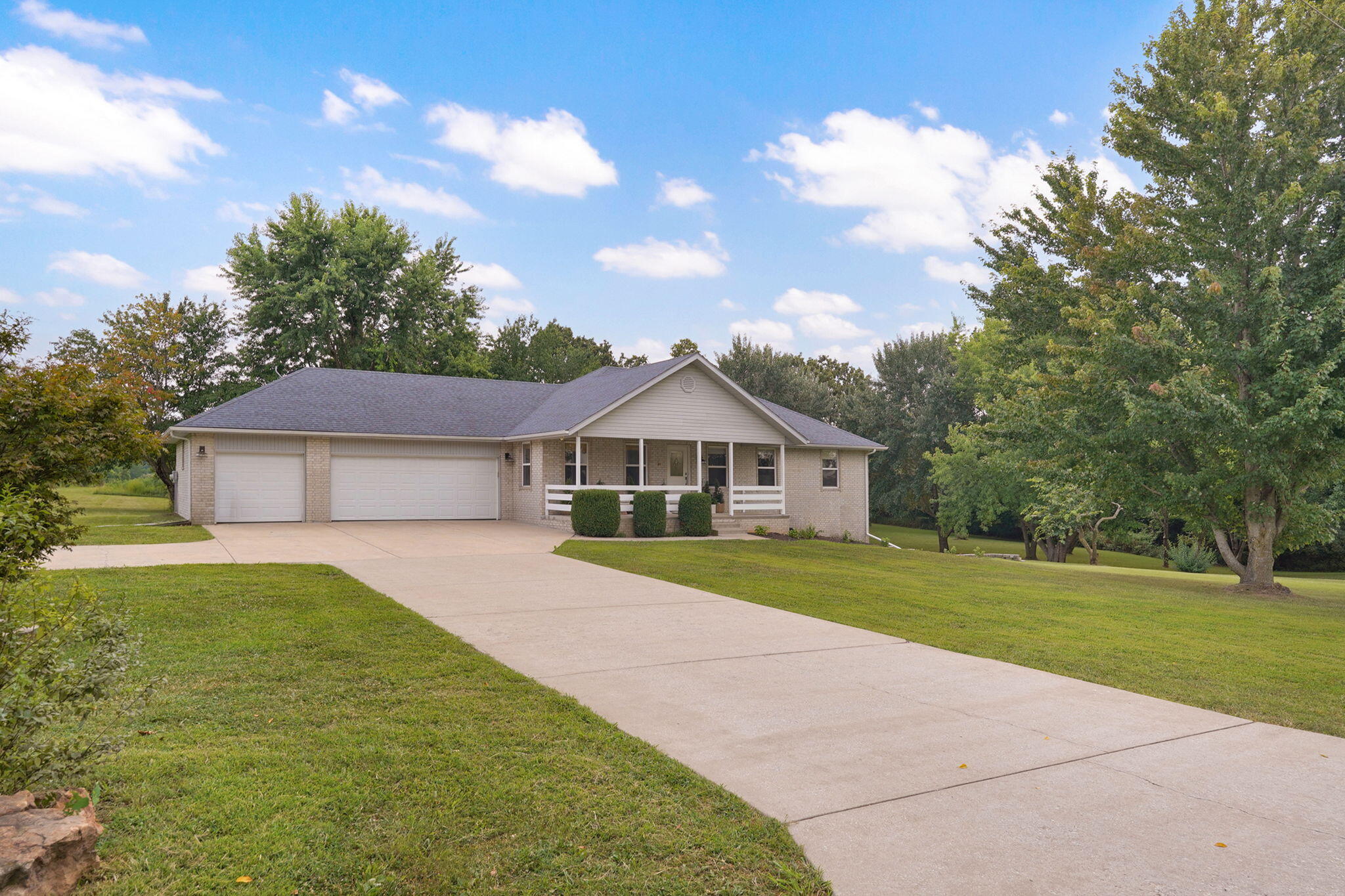 Photo 2 - Residential for sale – 8592 W Farm Road 104   Willard, MO