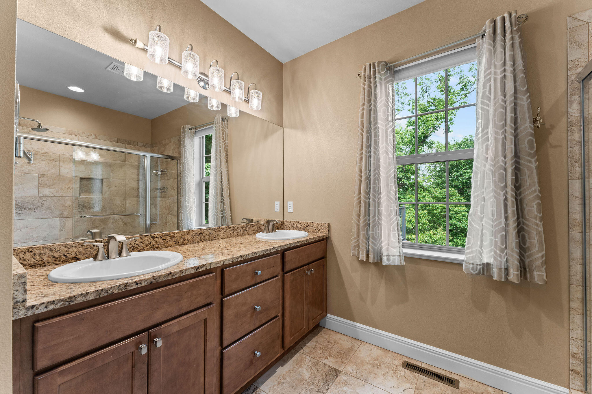 Photo 22 - Residential for sale – 156  Pinehurst Drive  Branson, MO